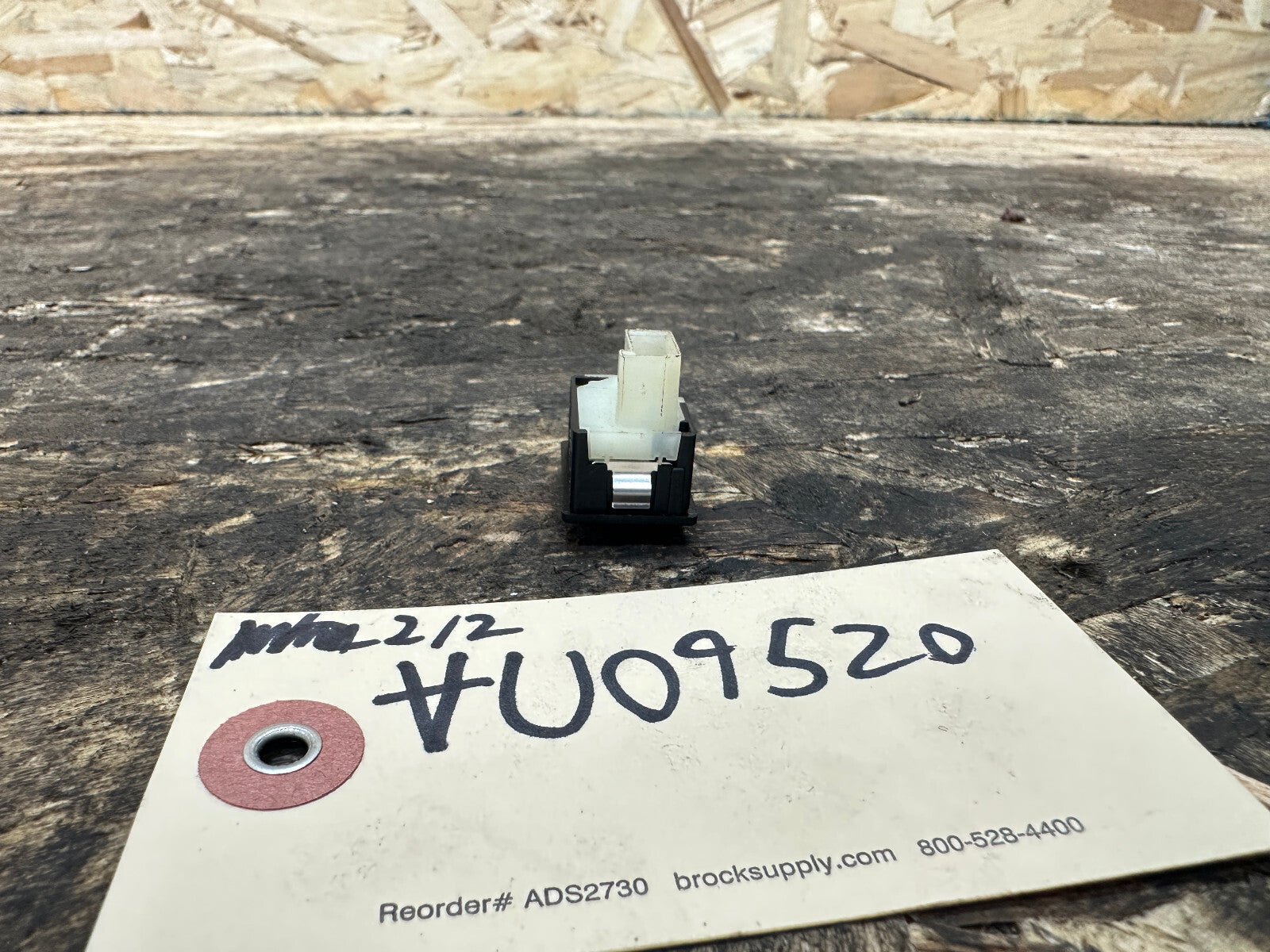 BMW 03-19 1/2/3/4/5/6/7 SERIES i3 X1 X3 Z4 TRUNK UNLOCKING SWITCH OEM 9200316