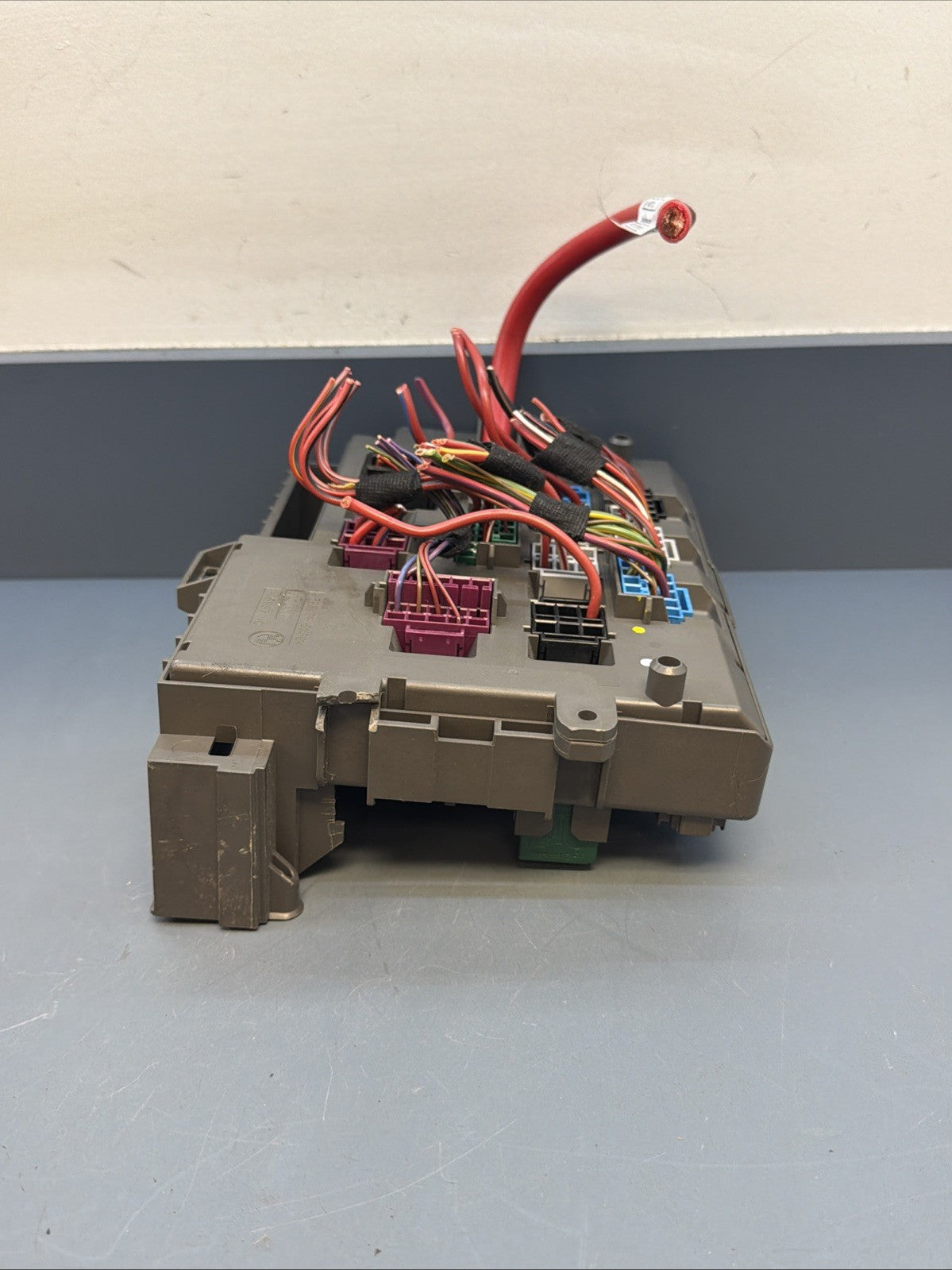 08-13 BMW 328i 335i E90 E92 E93 Front Power Distribution Fuse Box 9119444 OEM