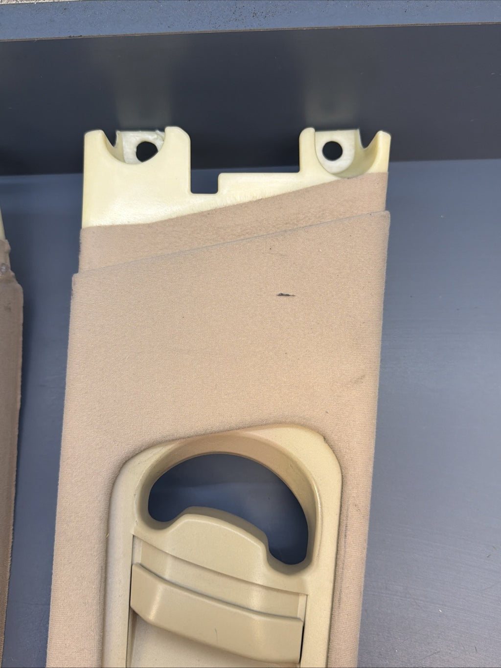 01-06 BMW E46 SEDAN B PILLAR LEFT & RIGHT Trim Cover BEIGE 8220241 8220242