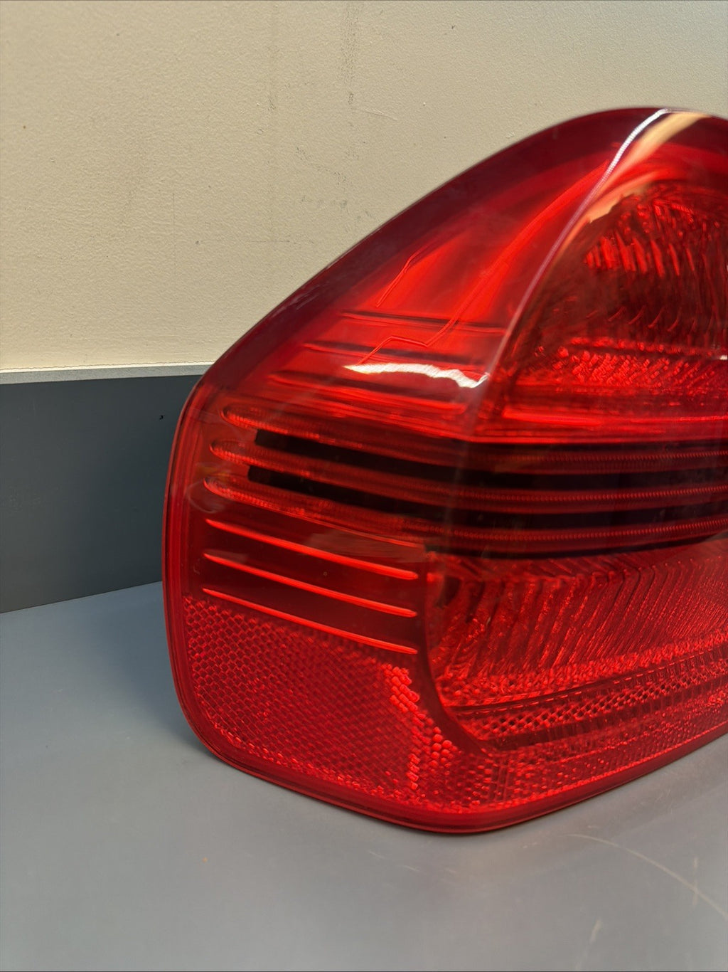 06-08 BMW E90 325i 330i 328i 335i Sedan Left Rear Tail Light Lamp 7161955 PRELCI