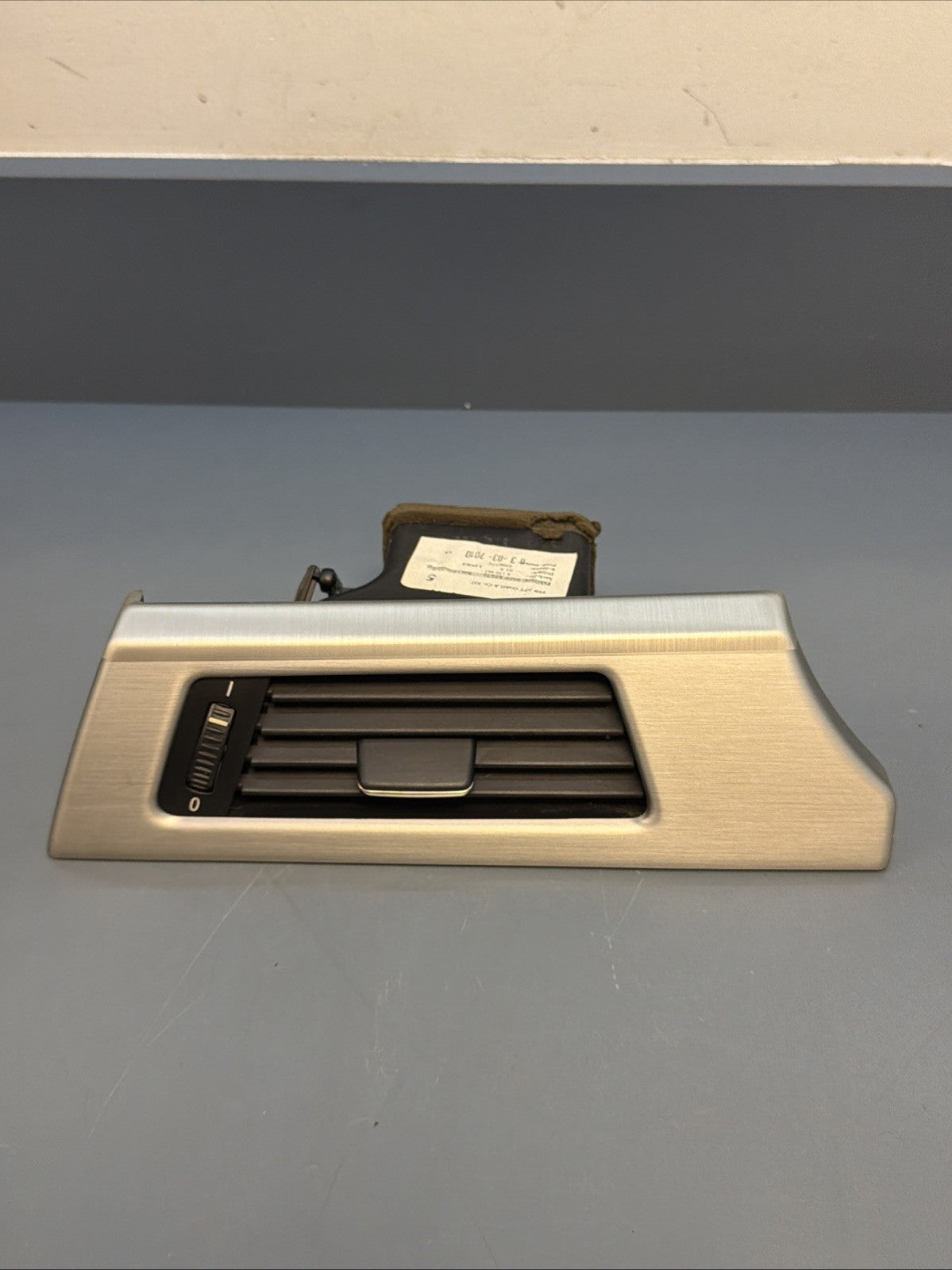 06-13 OEM BMW E90 E92 E93 335 328 Left Driver Side Dash Air Vent SILVER 9130461