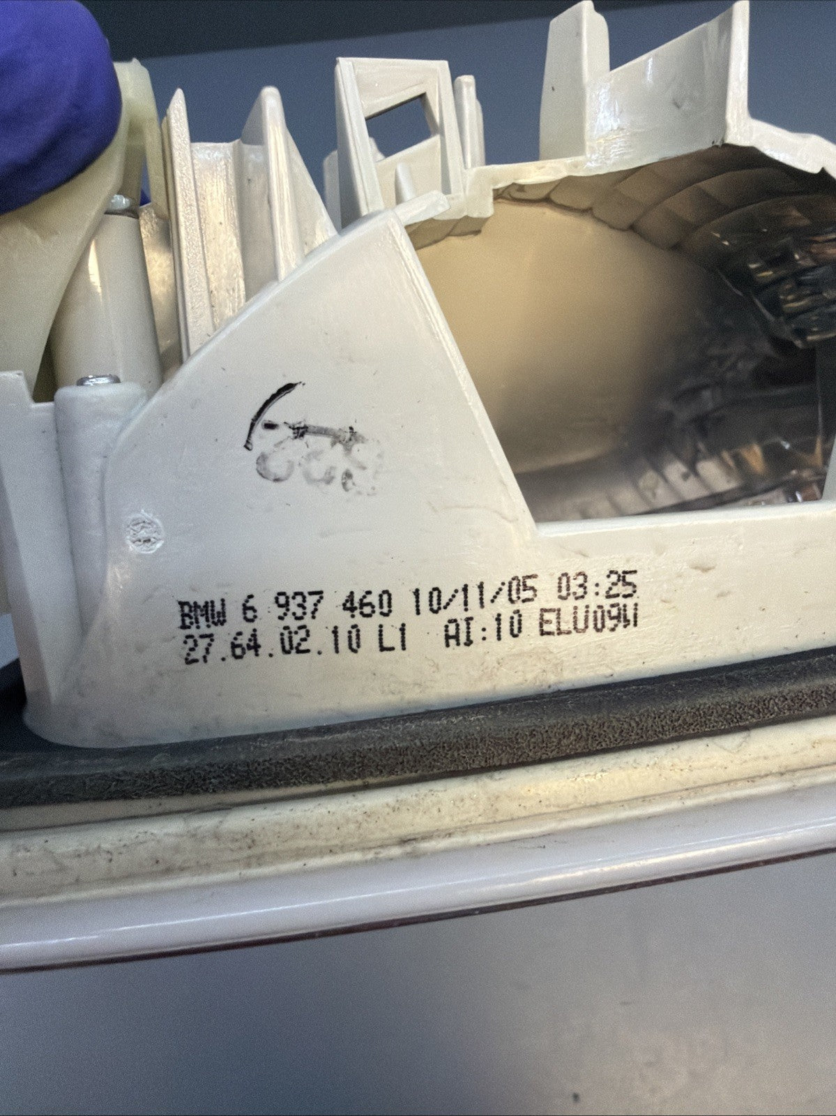 06-08 BMW E90 325i Rear Right Side Inner Tail Light Saloon 6937460 OEM PRE LCI