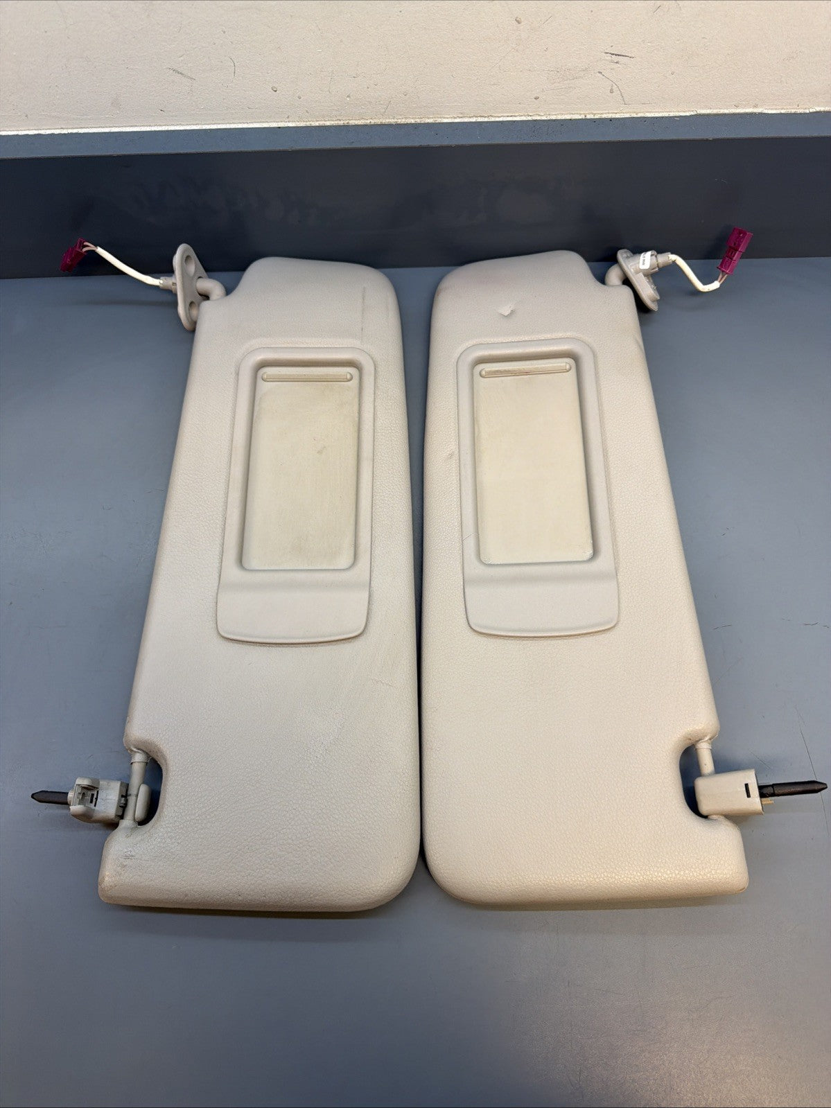 BMW E90 E91 E92 E93 Sun Visor Set OEM – Driver & Passenger Gray 6957369 6957370