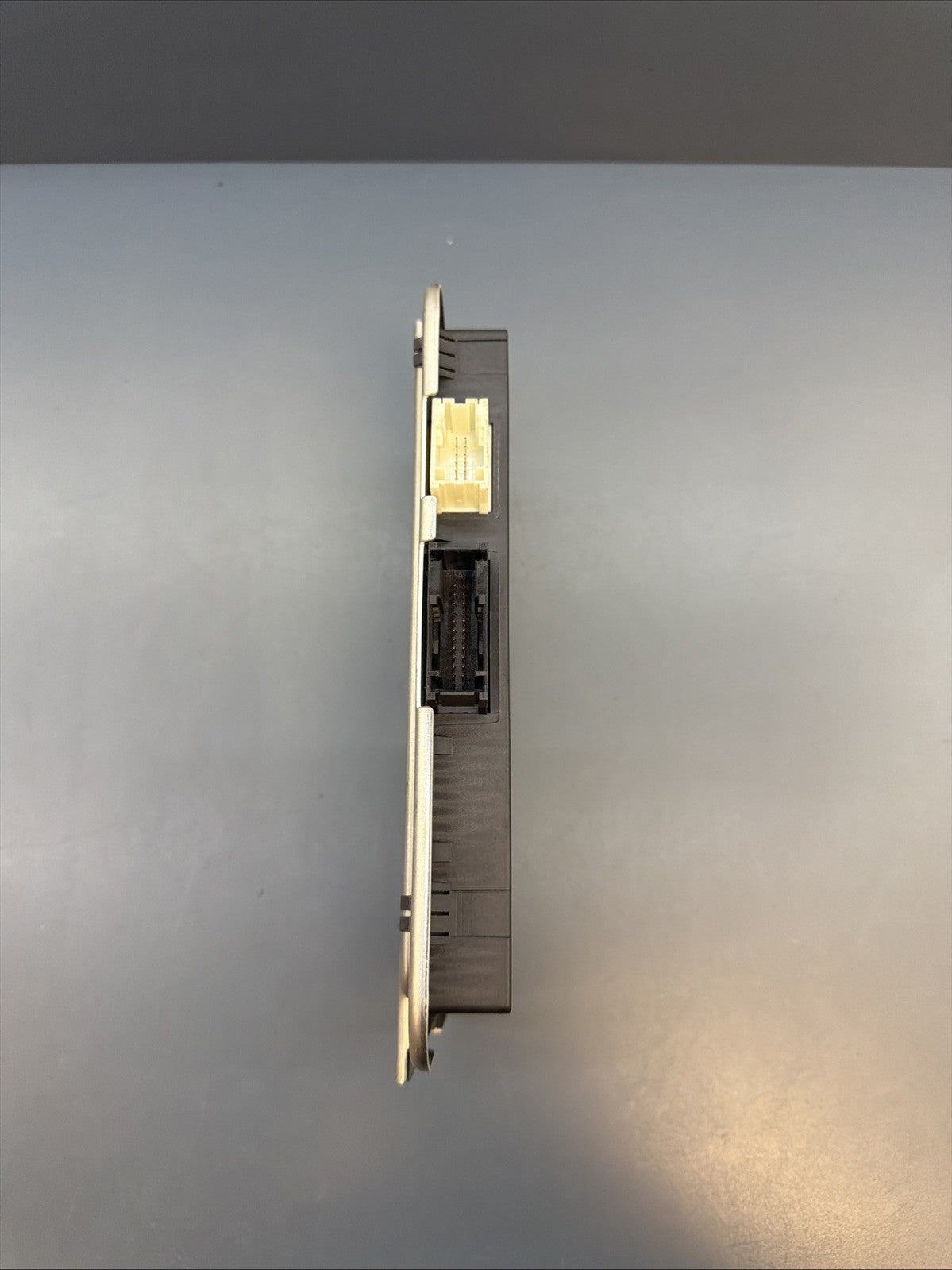 2011-2016 BMW 528i 535 550 F10 FOOTWELL LIGHT COMPUTER CONTROL MODULE 9251976