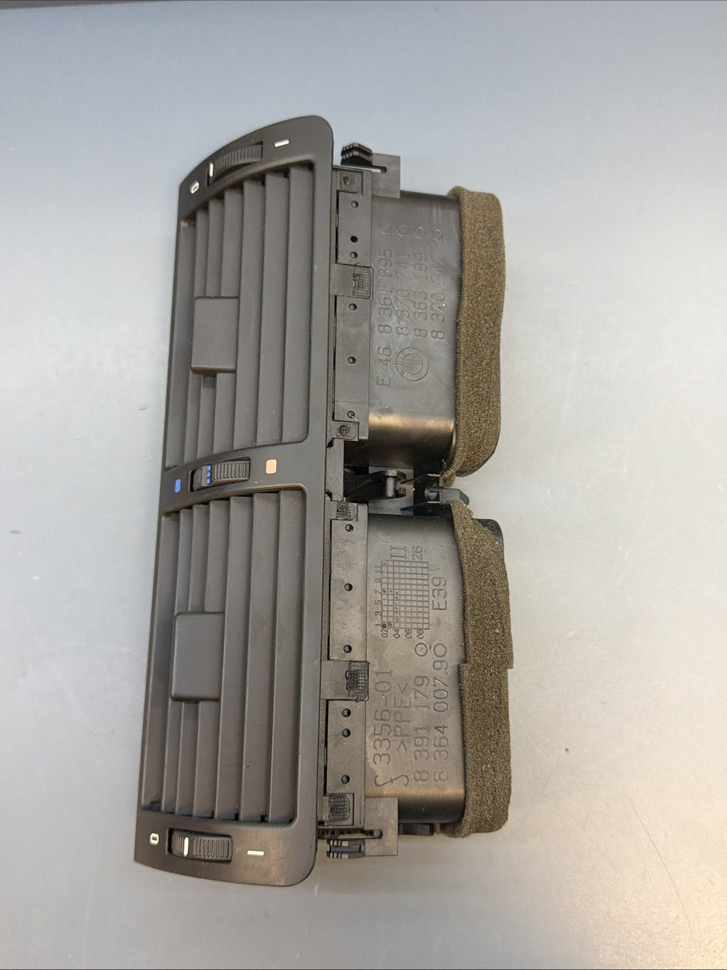 1999-2006 BMW E46 3 Series 325i Center Dash AC Air Vent Assembly 8363199 OEM