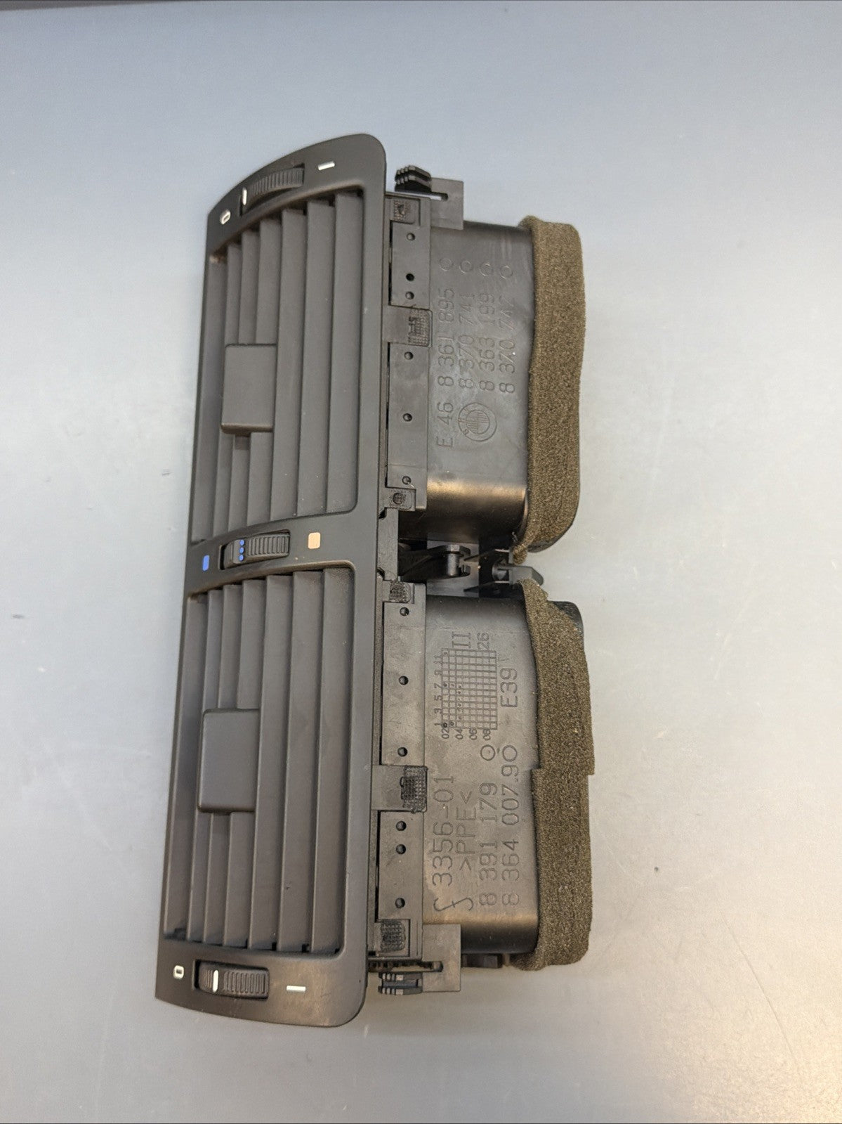 1999-2006 BMW E46 3 Series 325i Center Dash AC Air Vent Assembly 8363199 OEM