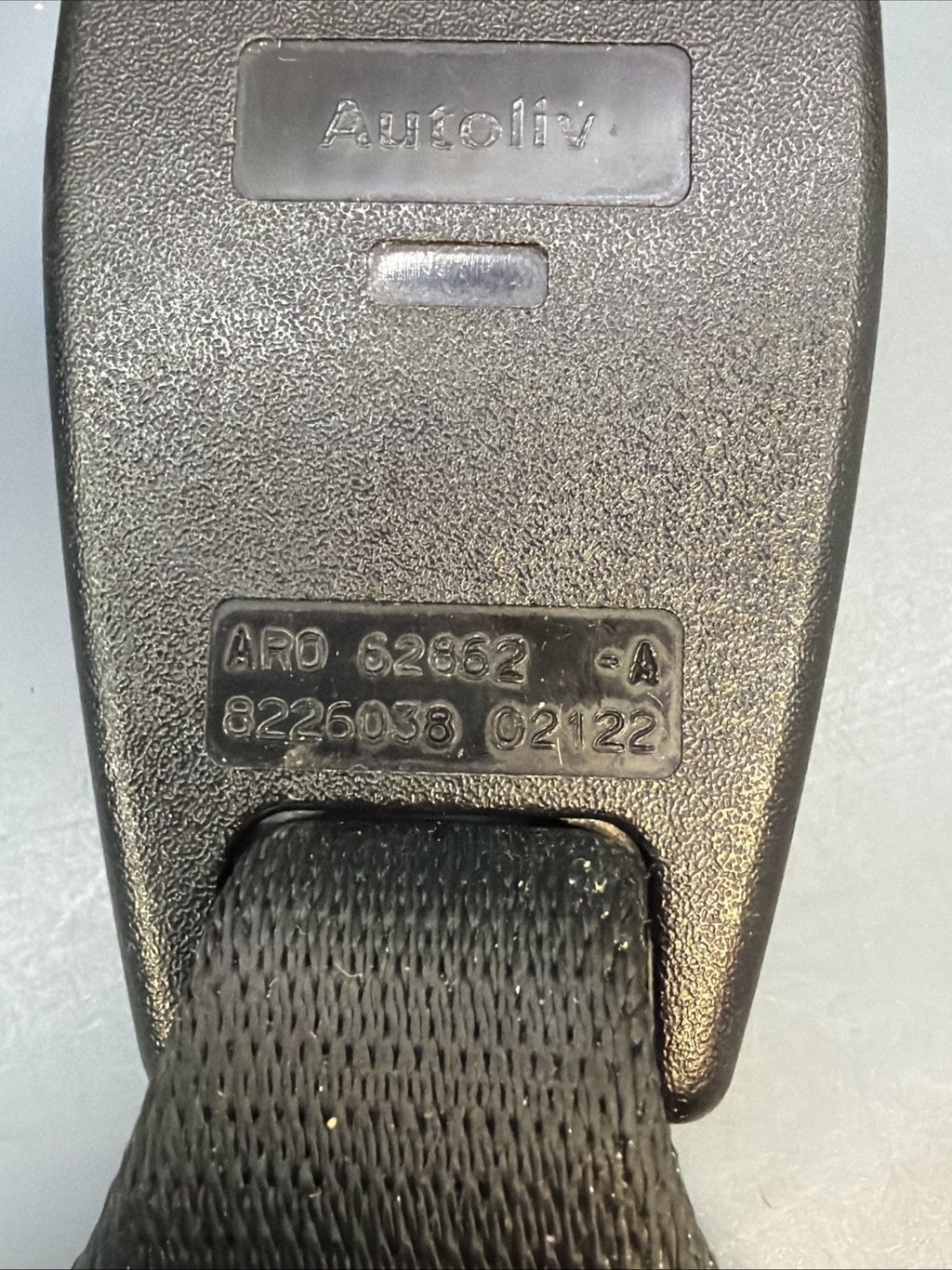 BMW E46 323 325 330 Rear Left Driver Side Seat Belt Receiver Latch OEM 8226038