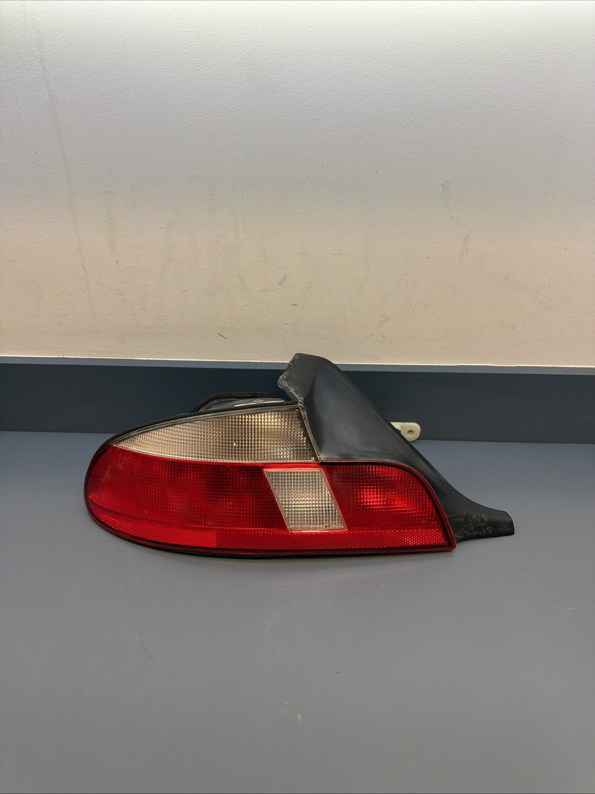 00-02 BMW Z3 Roadster Tail Light Driver Side LH OEM 6902063