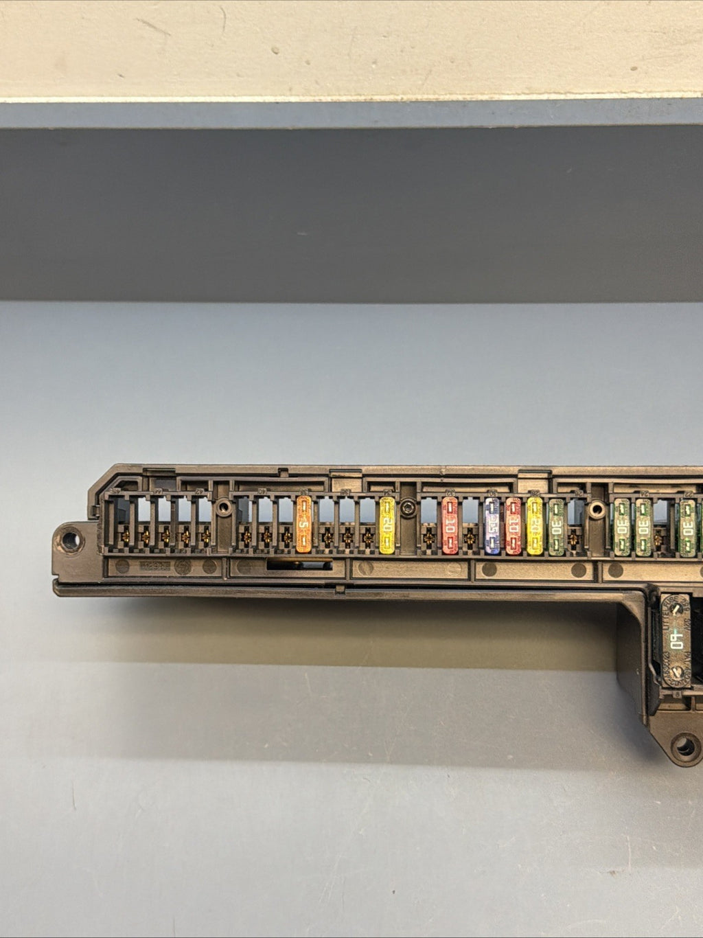 2004 - 2010 BMW E60 525I 530I 545I FRONT POWER DISTRIBUTION FUSE BOX OEM 6932452