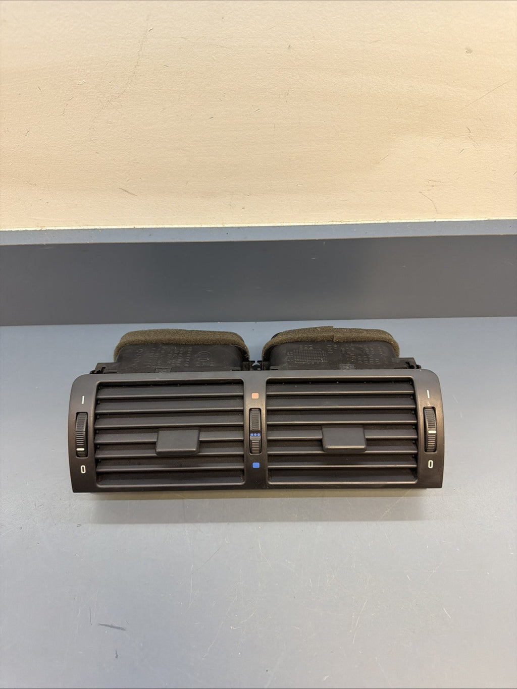 1999-2006 BMW E46 3 Series 325i Center Dash AC Air Vent Assembly 8363199 OEM