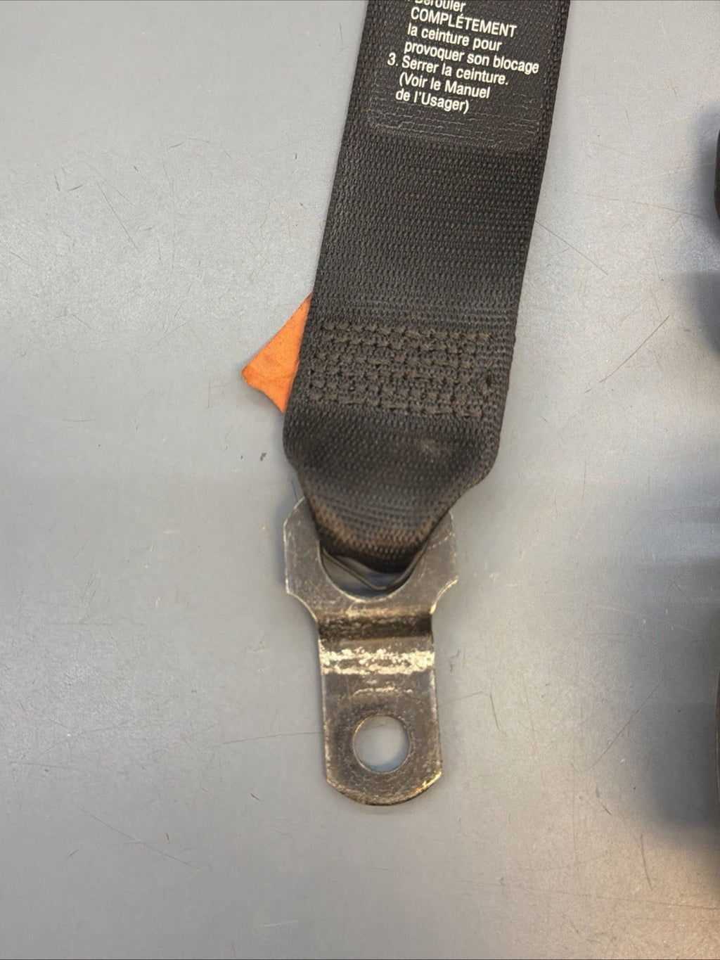 2001-2005 BMW 325i E46 Front Right Side Seat Belt Retractor 7008684 Black OEM