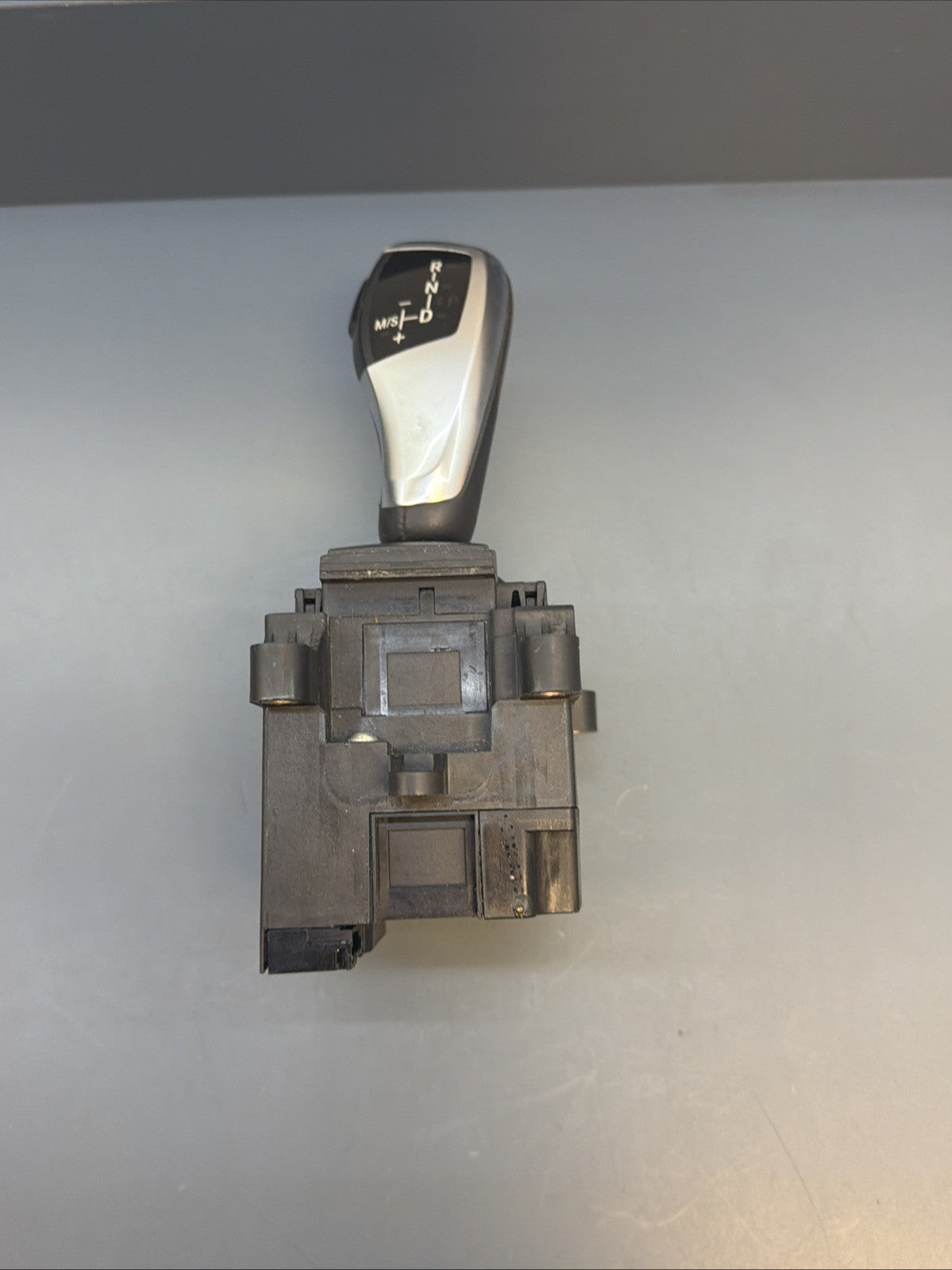 11-16 BMW 5 7 SERIES AUTOMATIC GEAR SHIFTER SELECTOR SHIFT KNOB OEM 9239504
