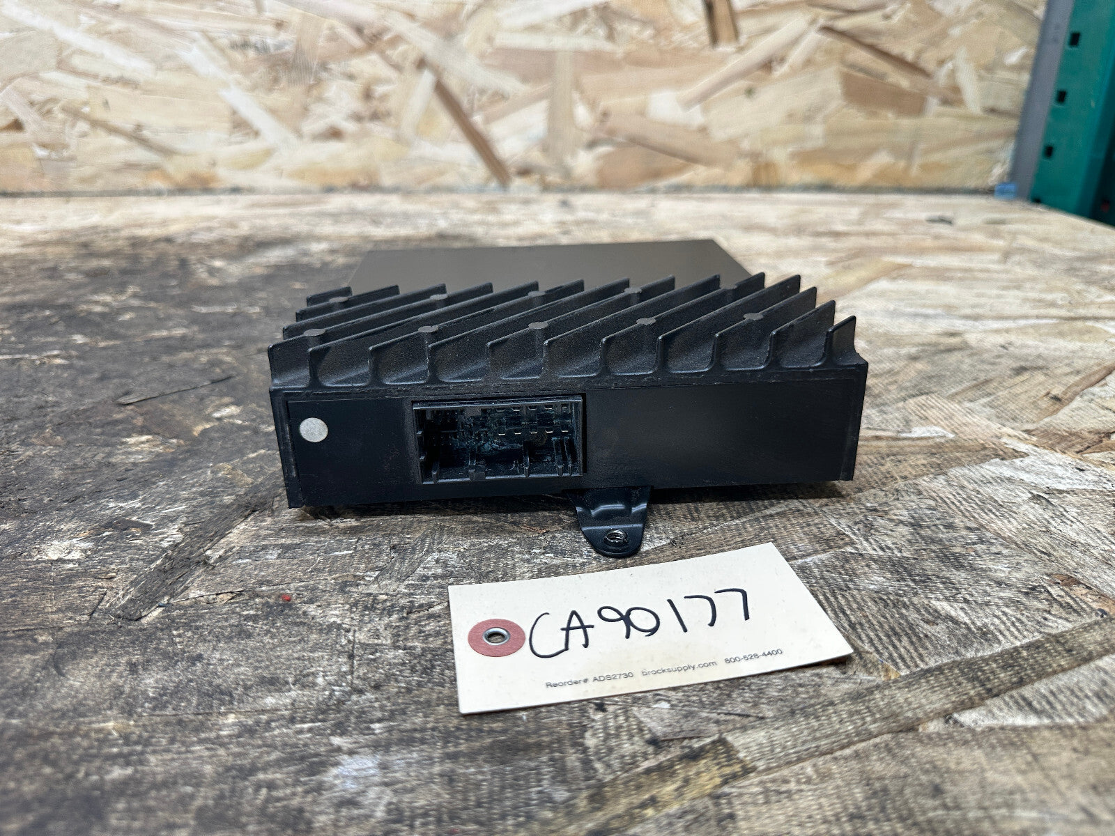 BMW 97-05 E46 3 SERIES HARMON CARDON TRUNK HIFI AUDIO AMP AMPLIFIER OEM 8368230