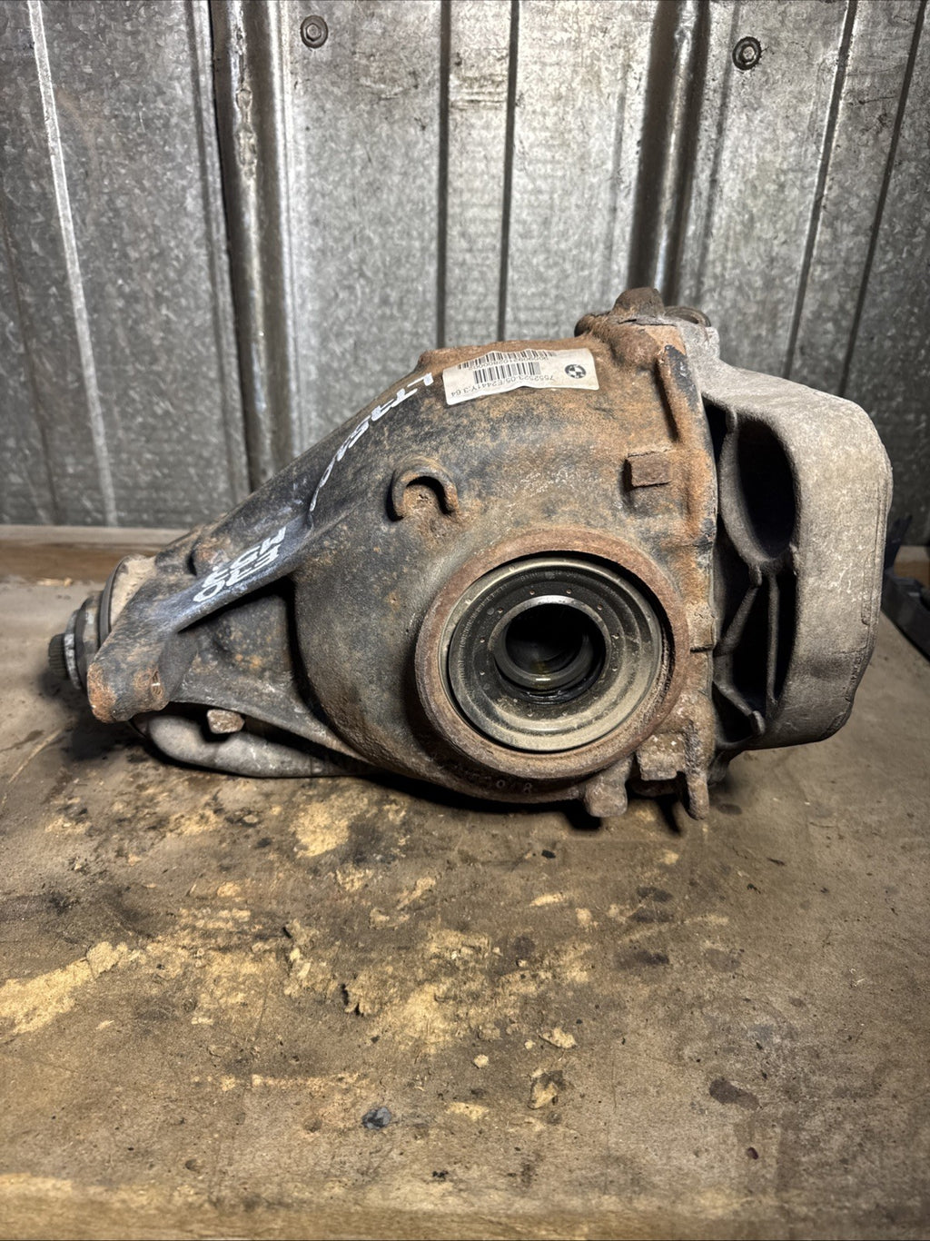 BMW REAR DIFFERENTIAL X5D M57 E70 DIESEL  AUTOMATIC FINAL DRIVE 3.64 7552523