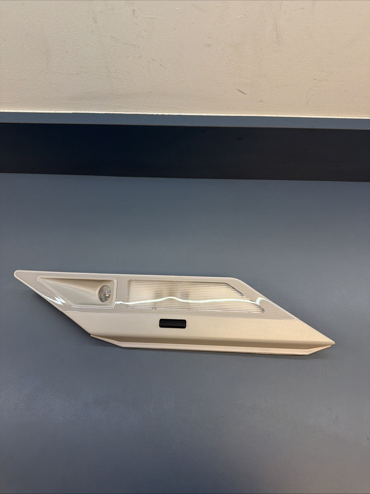 95-01 Bmw E38 7 Series Rear Right Roof Interior Reading Light Lamp Gray 8368844