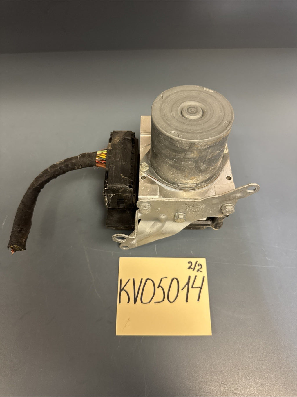 06 07 08 09 10 11 BMW 325XI 330XI ANTILOCK BRAKE ABS PUMP 34516775180 0265230008