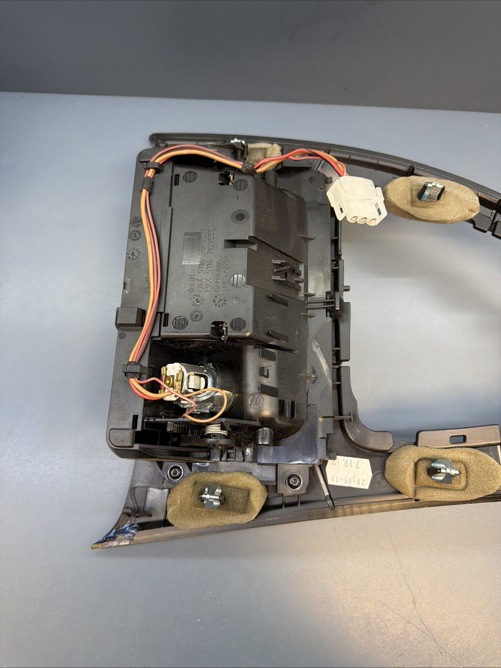 06-13 BMW E90 E92 330d 335i Centre Console Trim Ashtray 7078571 OEM IDRIVE