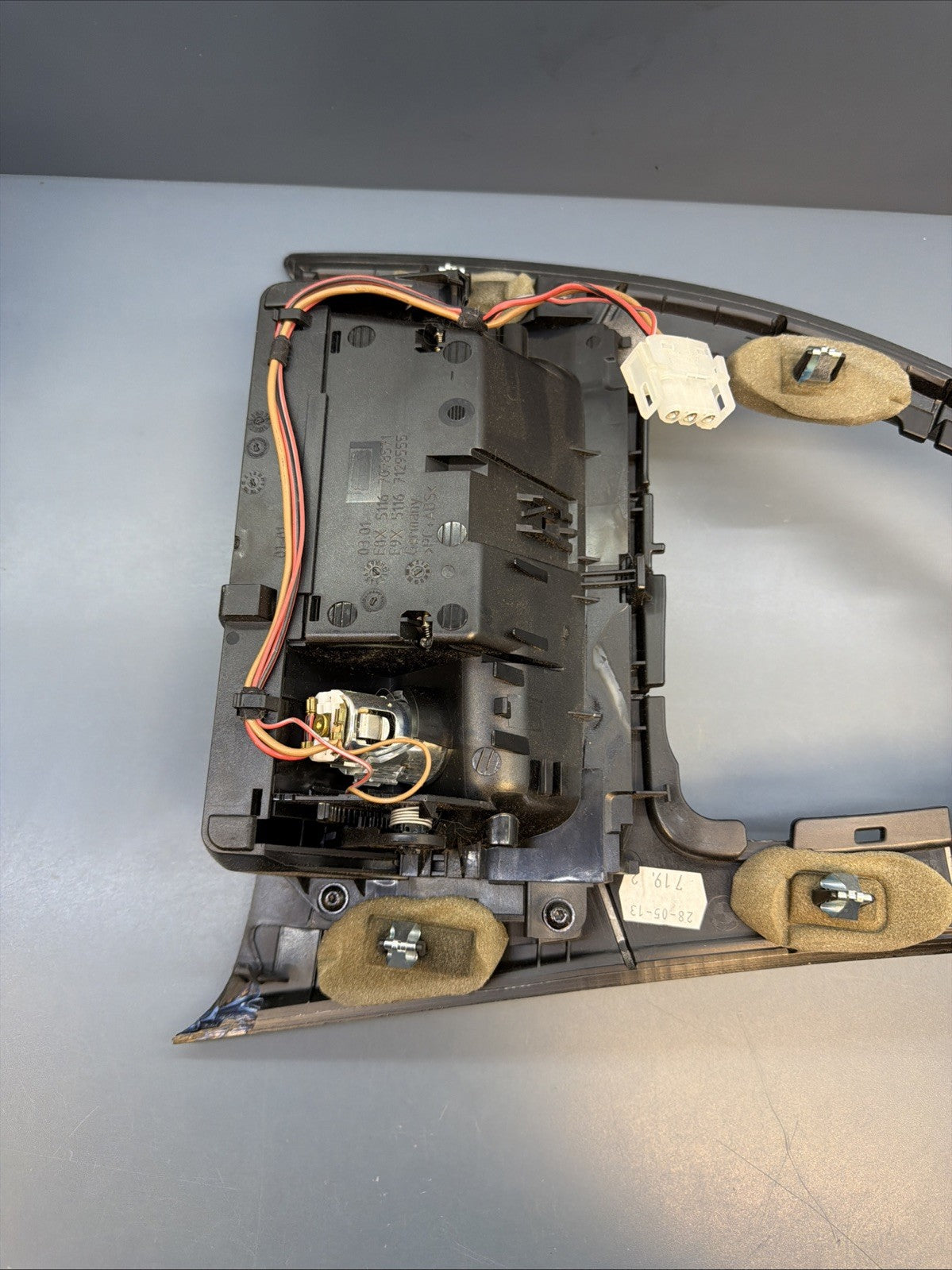 06-13 BMW E90 E92 330d 335i Centre Console Trim Ashtray 7078571 OEM IDRIVE