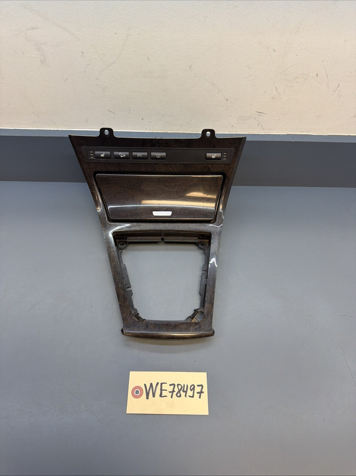 07-10 BMW X3 OEM SHIFTER TRIM BEZEL ASH TRAY W/HEATED SEAT SWITCH PANEL 3411706