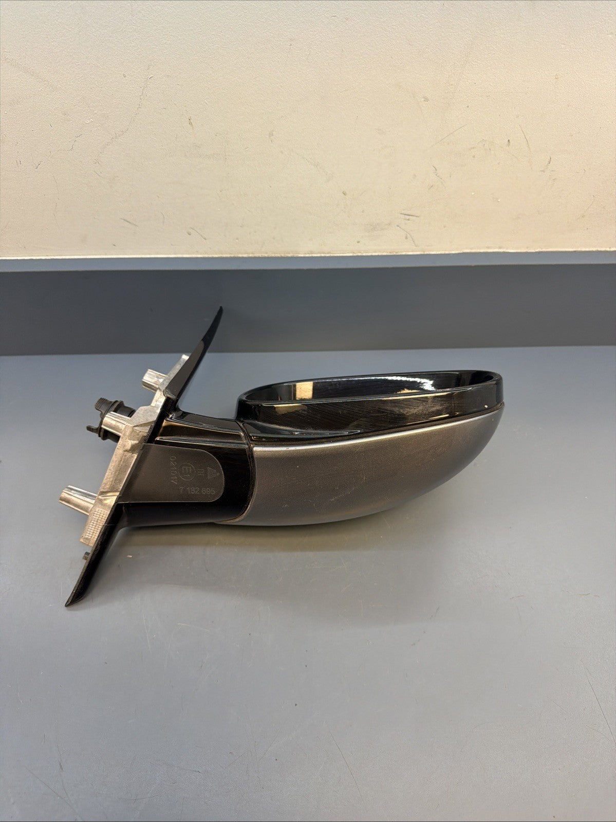 09-11 BMW E90 328i 335d Front Right Passanger Side Mirror Assembly 7182695 OEM