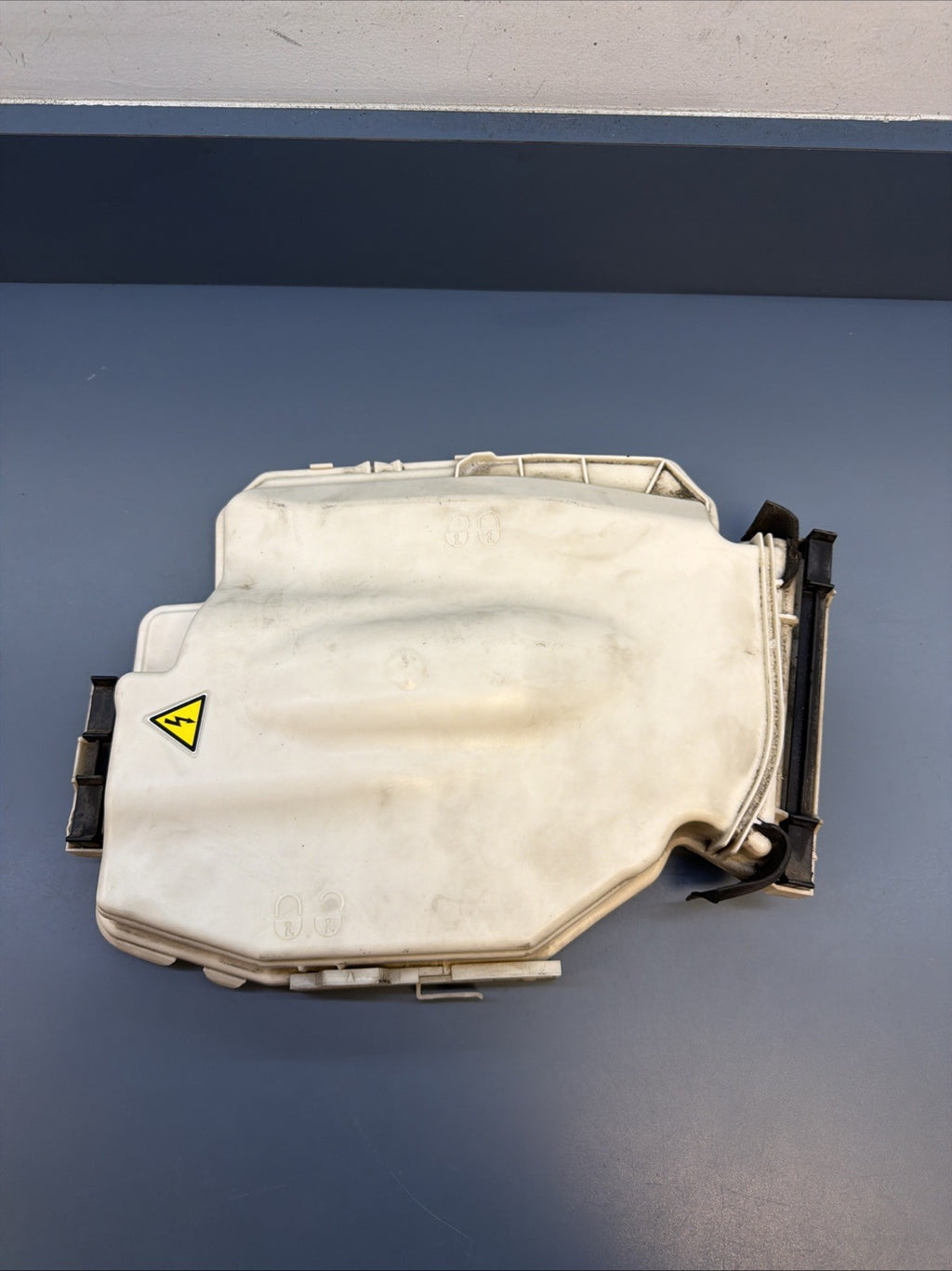 BMW E88 E82 E90 E92 E84 DME ECU Electronic Computer Box Top Cover Housing OEM
