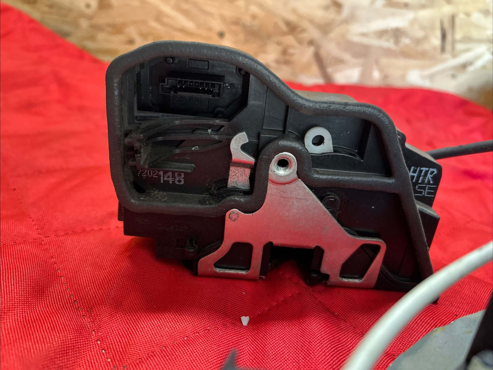 07-13 BMW X5 E70 REAR RIGHT PASSENGER DOOR LOCK LATCH ACTUATOR 7202148 W HANDLE