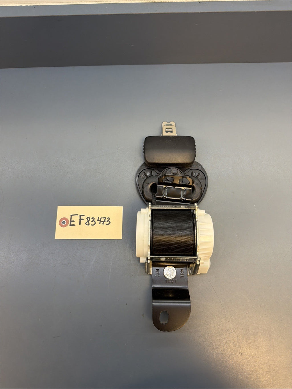2017 - 2019 BMW X2 F39 CENTER REAR SEAT BELT RETRACTOR ASSEMBLY 34281233A