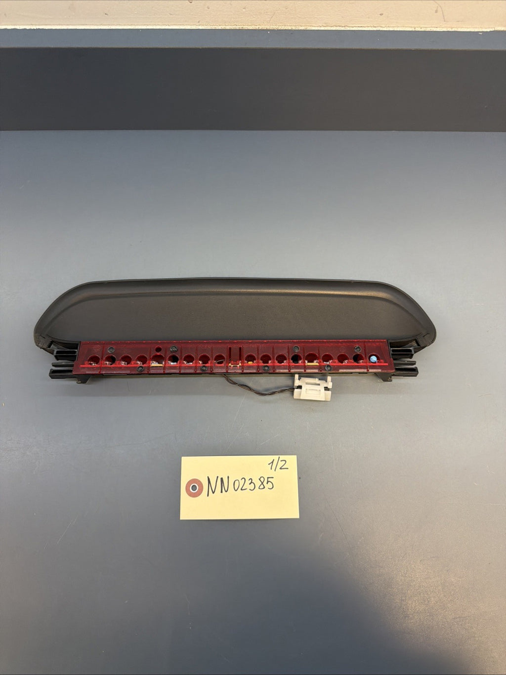2006-2011 BMW E90 SEDAN 328I 330I 335I M3 THIRD BRAKE STOP LIGHT LAMP 7146059