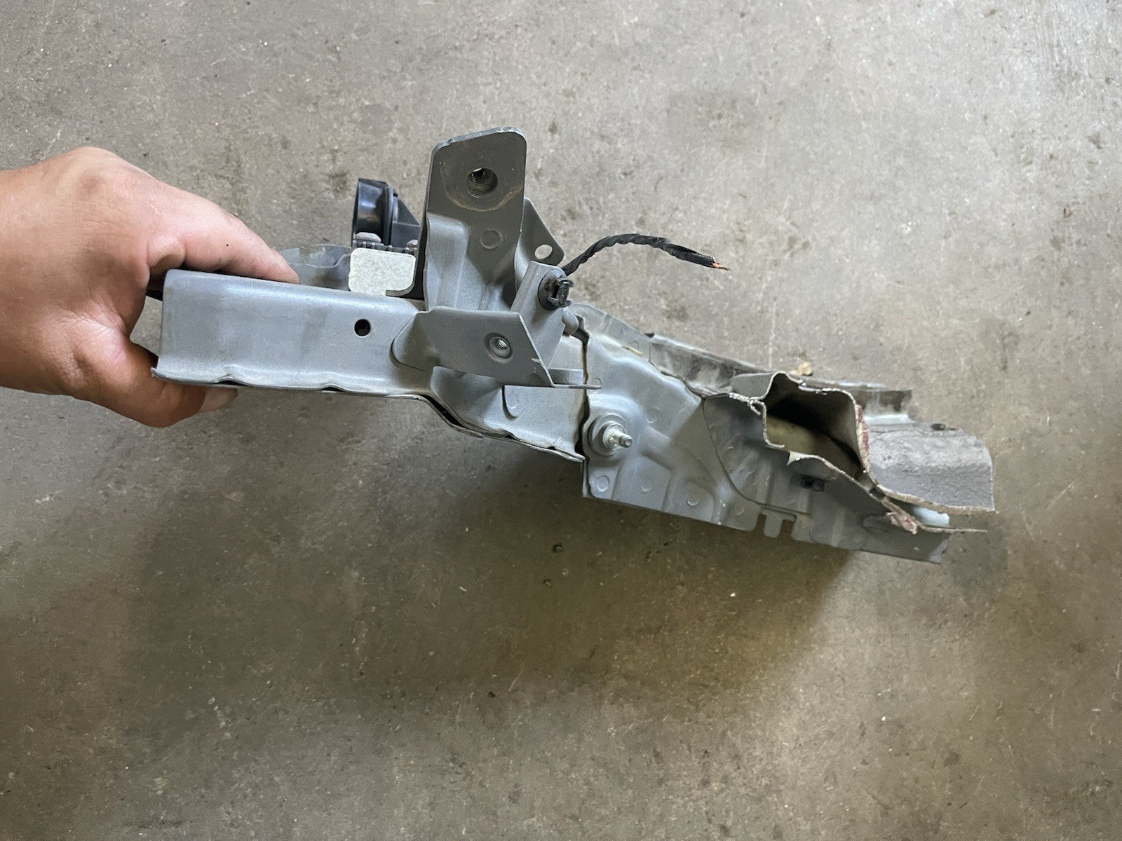 07-11 BMW E92 E93 M3 Front Left Fender Rail Apron SECTION OEM