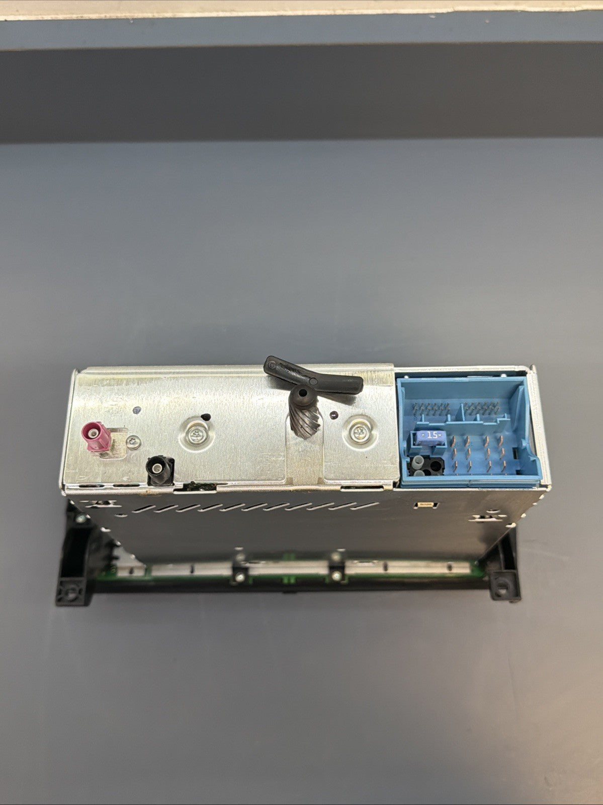 2012-2015 BMW X1 E84 AM FM CD RADIO MEDIA PLAYER RECEIVER CONTROL UNIT 9302163