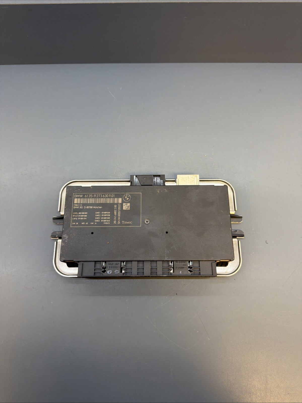 BMW F01 F02 F06 F26 F10 F12 F13 Footwell Light Control Module 61359273630