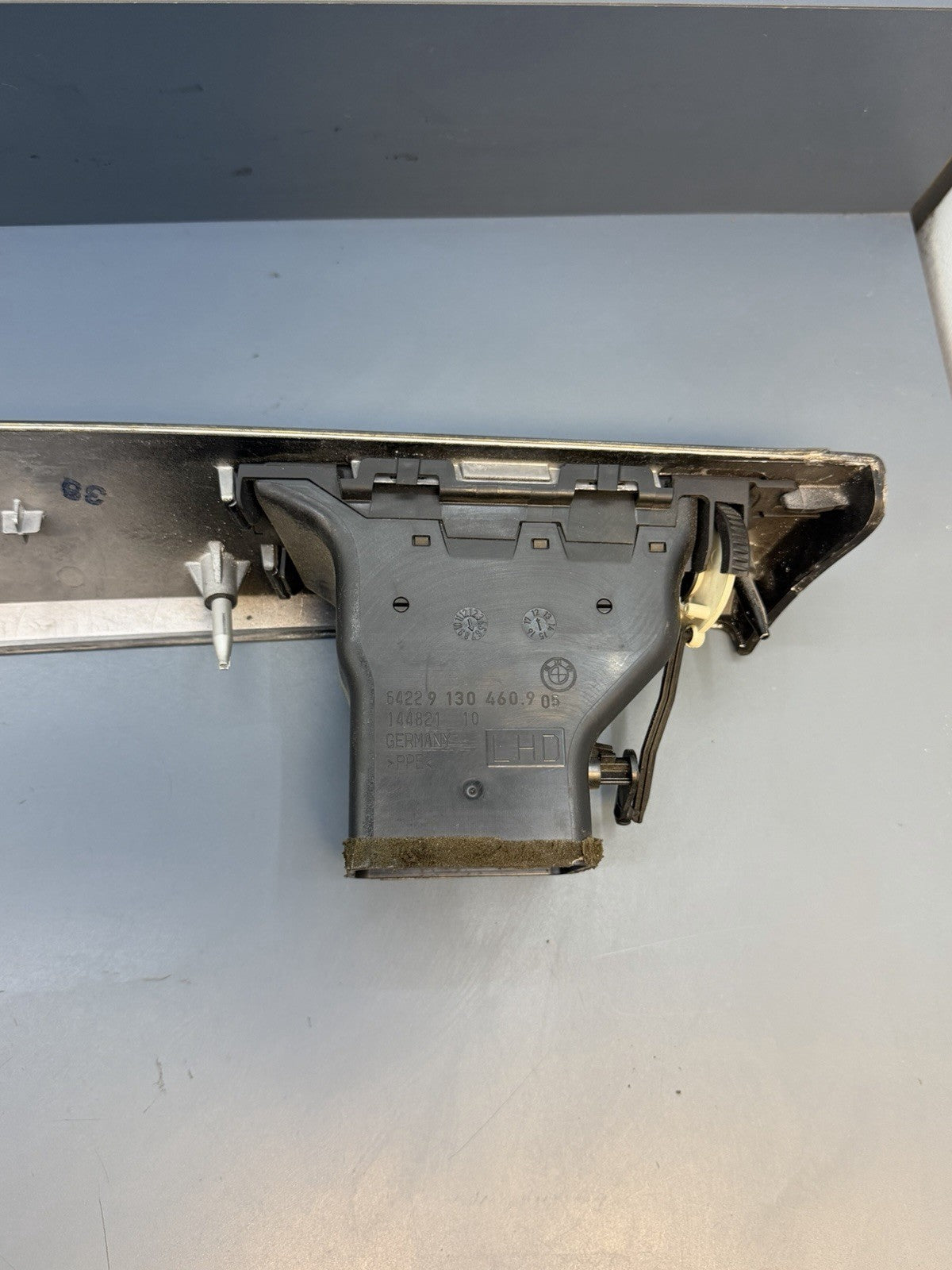 07-13 BMW E90 E91 E92 Dashboard Instrument Panel Air Vent Cover Trim 9214797