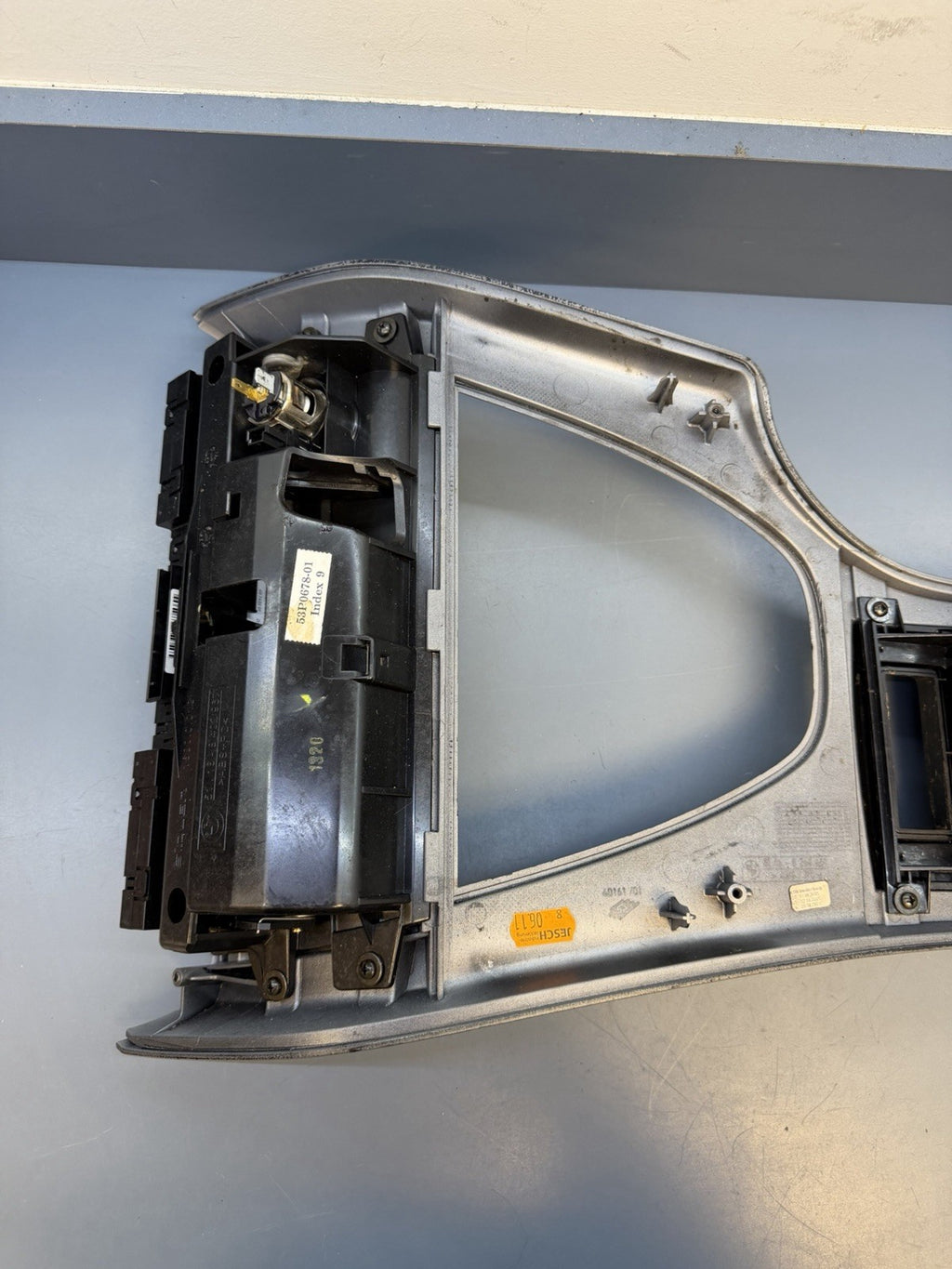 01-06 BMW X5 Dash Center Console TRIM w/ Ash Tray & Cup Holder 8402967