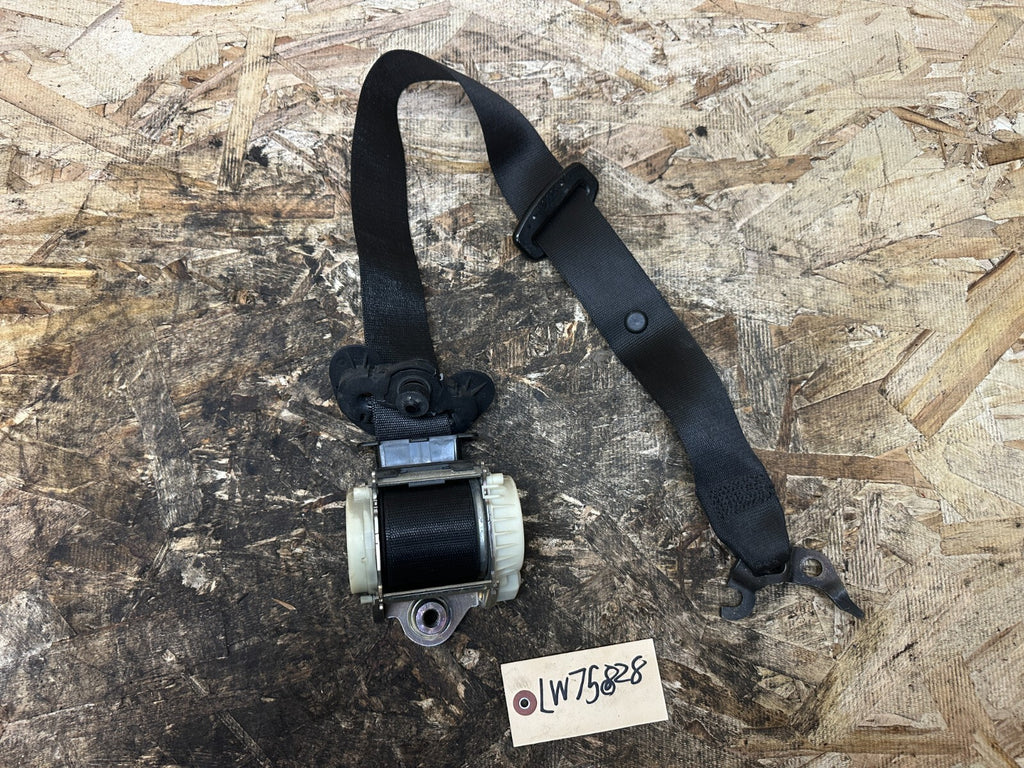 BMW 2005-2009 E90 FRONT RIGHT DRIVER SEAT BELT OEM 33017492/33059848