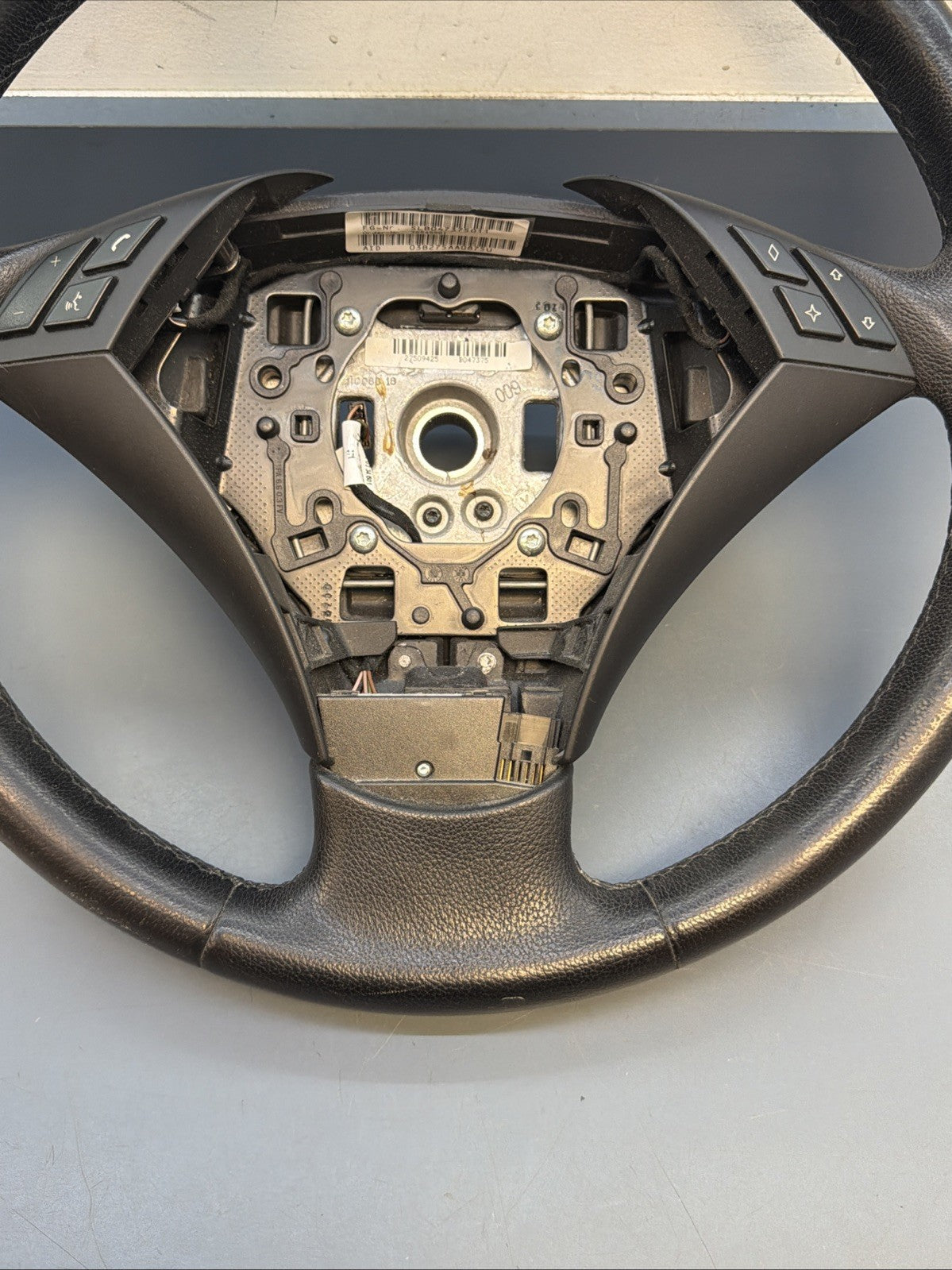 2004-2007 BMW 530I STEERING WHEEL W/ CRUISE CONTROL SWITCH 6938773