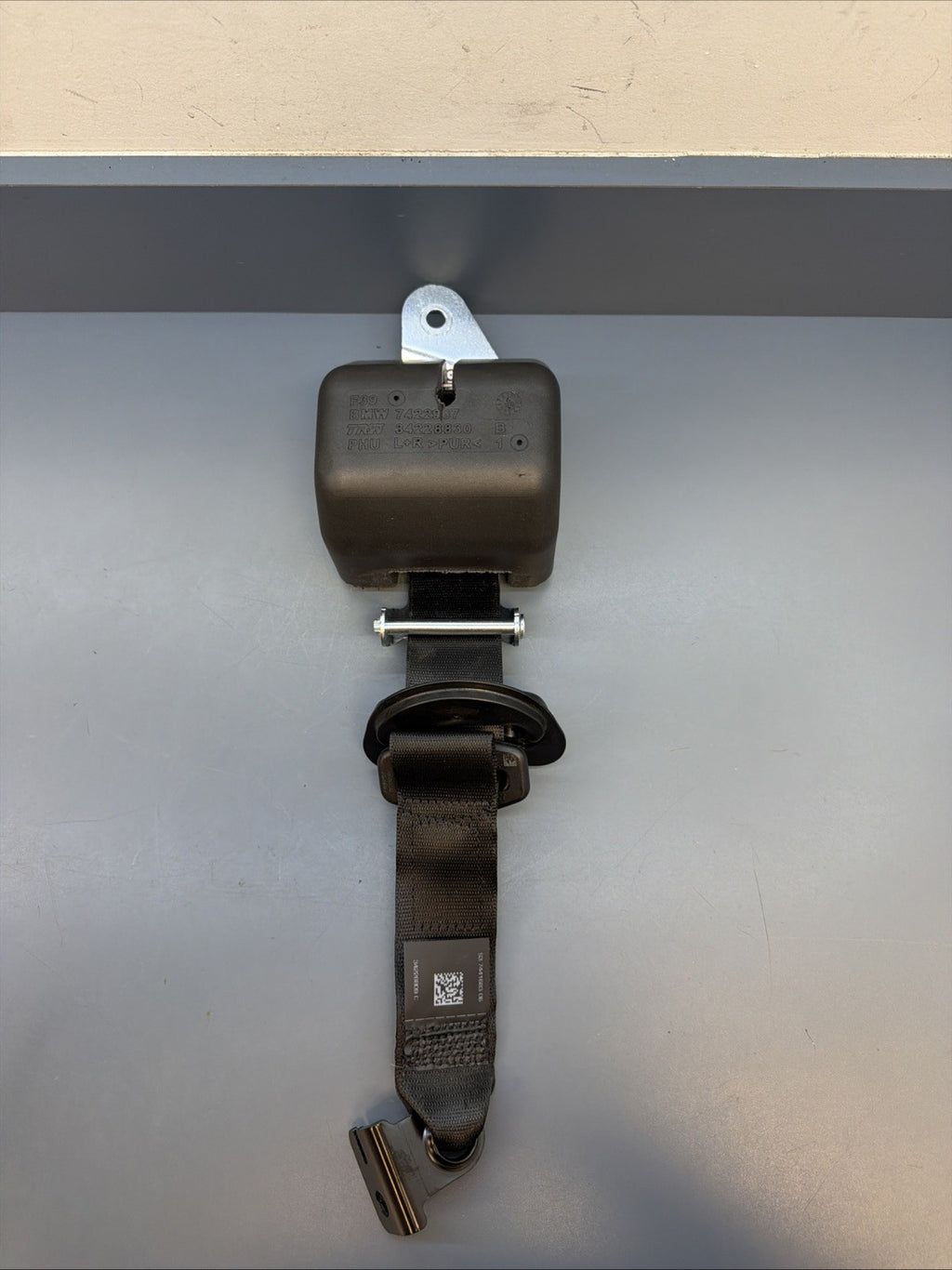 2018 - 2023 BMW X2 F39 REAR LEFT SIDE SEAT BELT SEATBELT RETRACTOR OEM 7422967