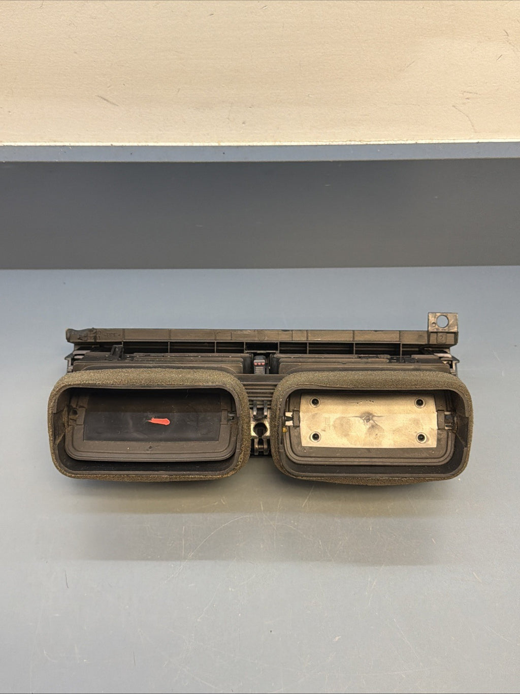 1999-2006 BMW E46 3 Series 325i Center Dash AC Air Vent Assembly 8363199 OEM