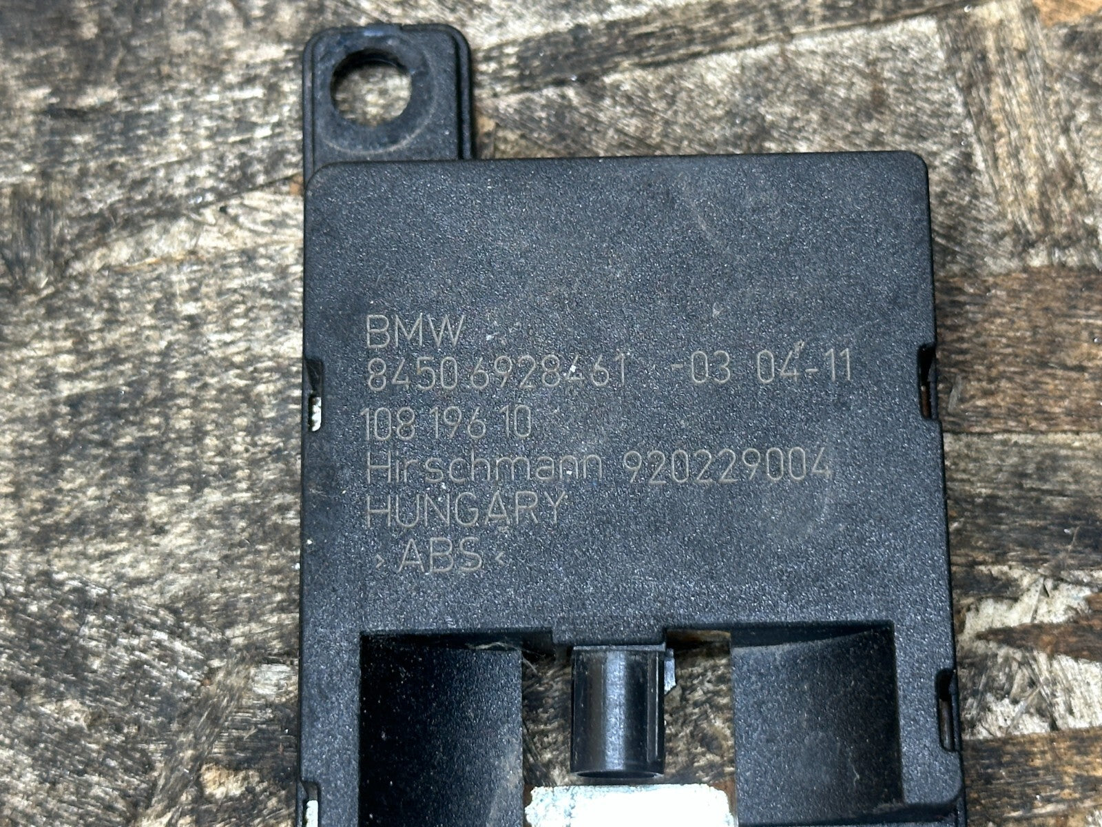 BMW 2007-2014 E70 X5 BLUETOOTH ANTENNA AMPLIFIER OEM 6928461