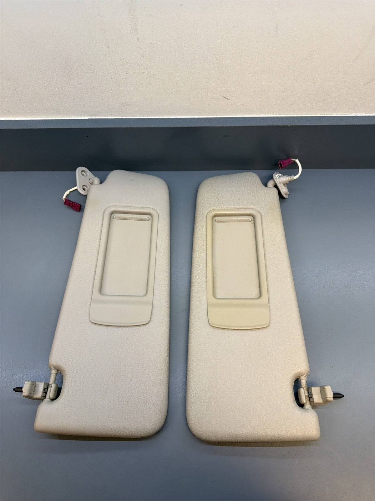 BMW E90 E91 E92 E93 Sun Visor Set OEM – Driver & Passenger 6905983