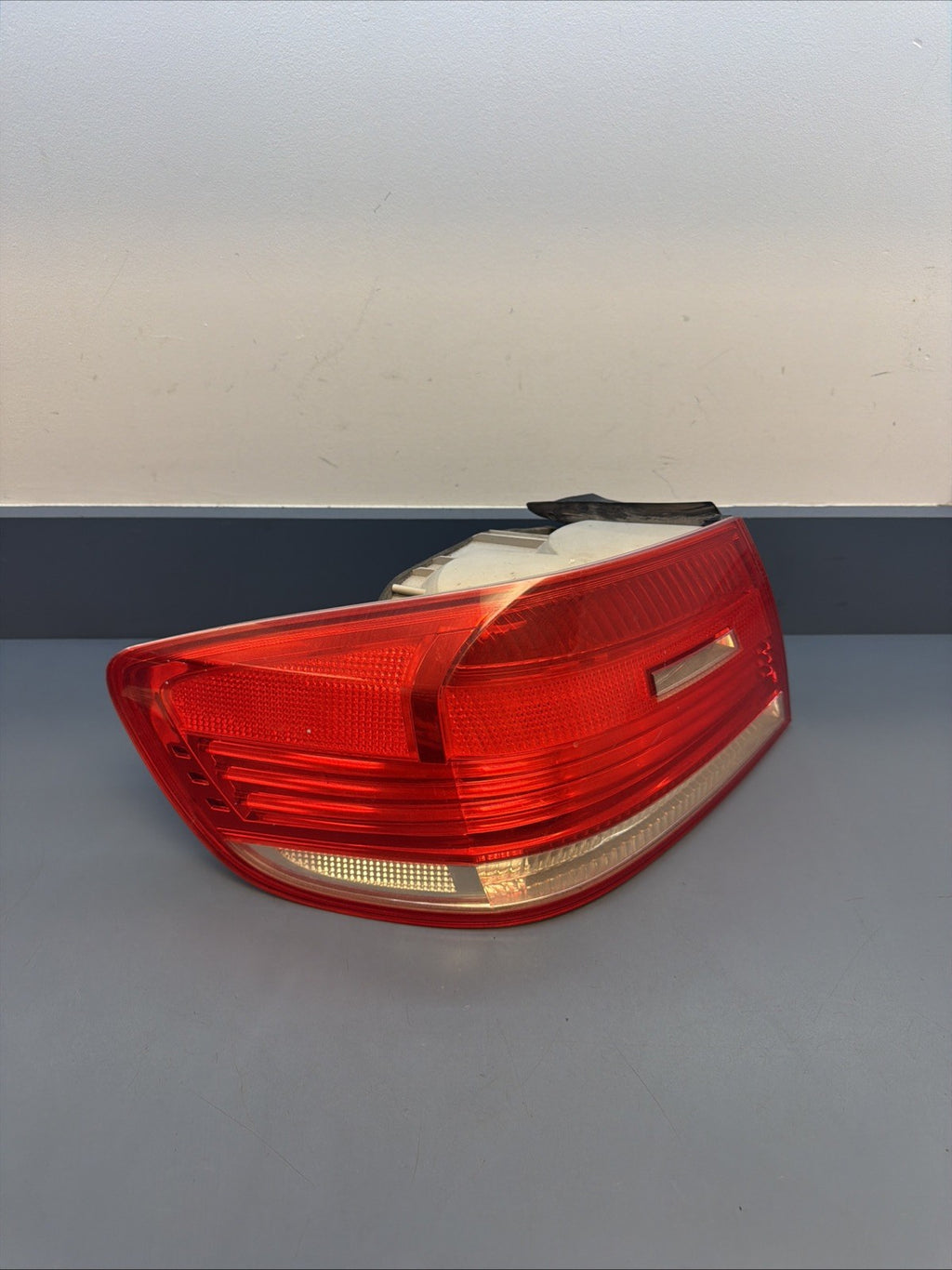 07-10 BMW E92 Coupe Left Side Outer Tail Light Taillight Lamp Pre-LCI 7174403