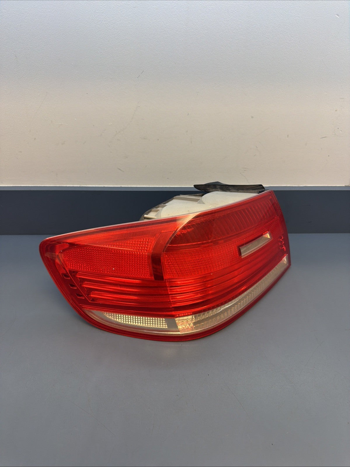 07-10 BMW E92 Coupe Left Side Outer Tail Light Taillight Lamp Pre-LCI 7174403