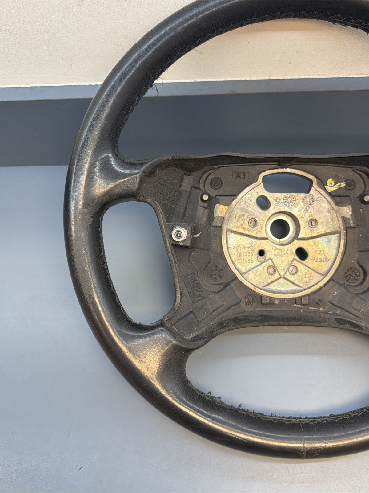 99-03 BMW E39 525i 530i 540i 4 Spoke Steering Wheel Black Leather 6753738 *NOTE*