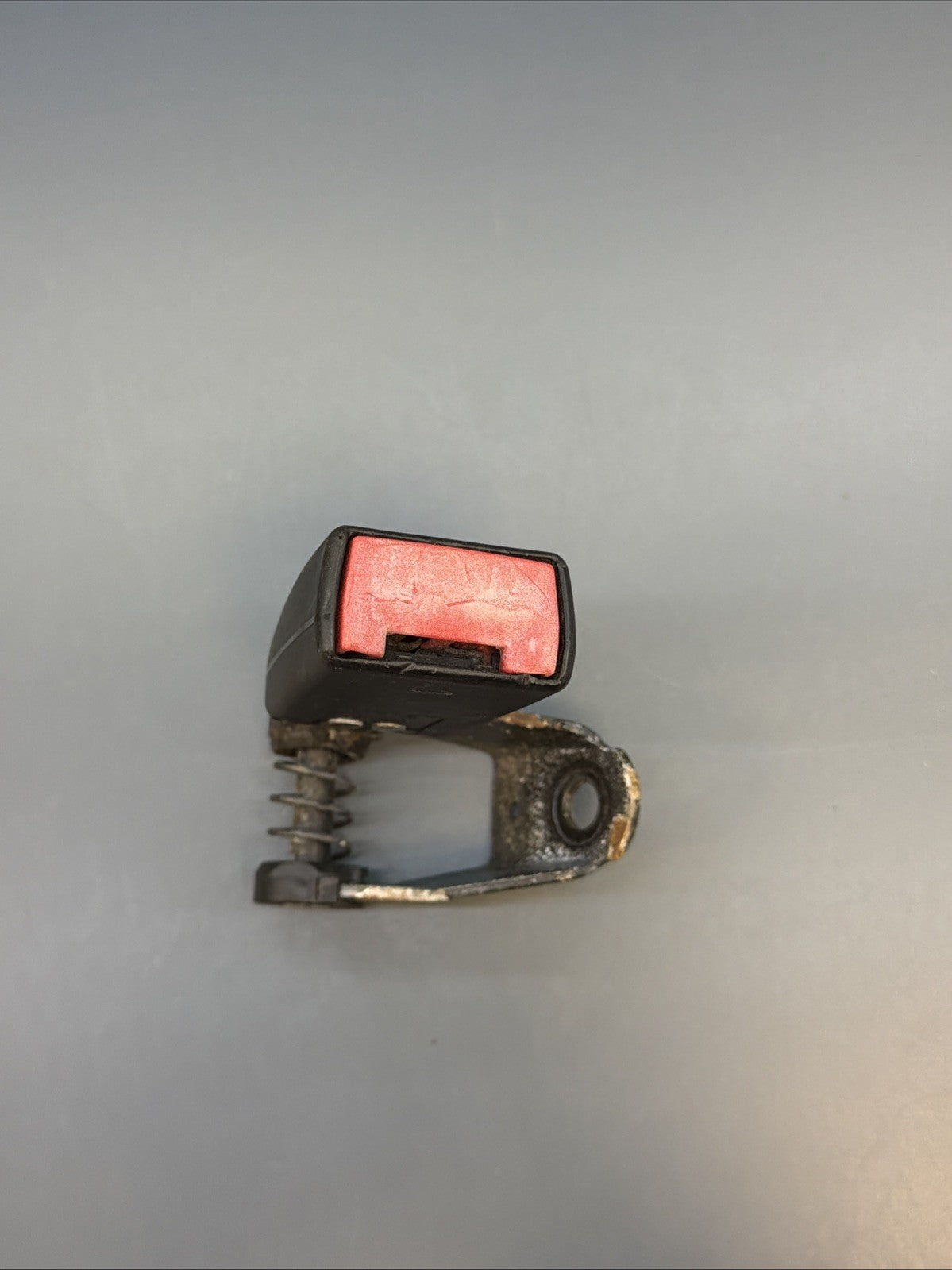 97-03 OEM BMW E39 E38 525 530 M5 Rear Left Driver Side Seat Belt Buckle 8176515