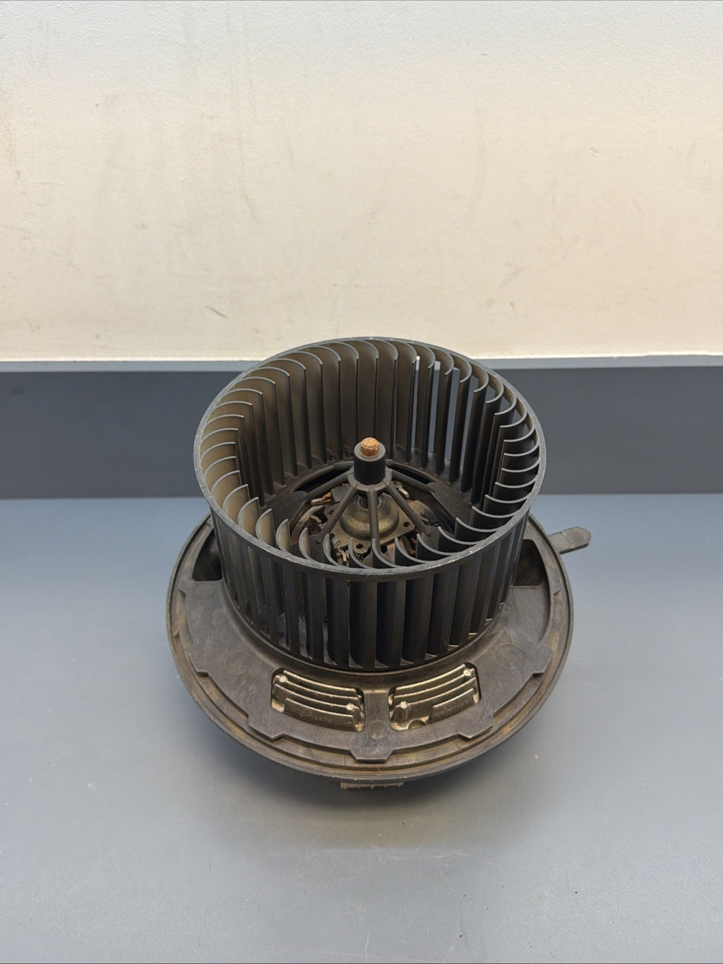 06-13 BMW E90 E92 128i 135i 328i Z4 Heater Blower Motor Assembly 985465S OEM