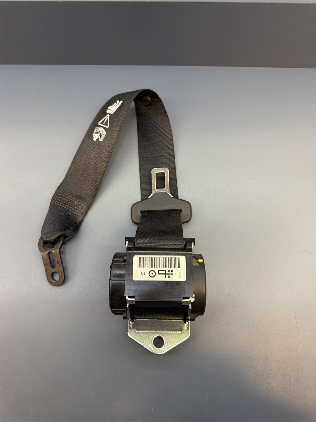 OEM Rear Right Or Left Seatbelt FOR 2012 2013 2014 2015 BMW X1 E84 608201000D