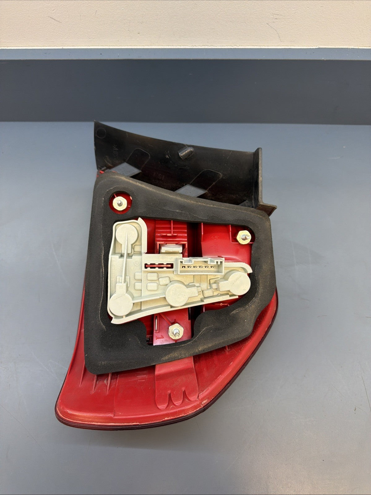 06-08 BMW E90 325i 330i 328i 335i Sedan Left Rear Tail Light Lamp 7161955 PRELCI
