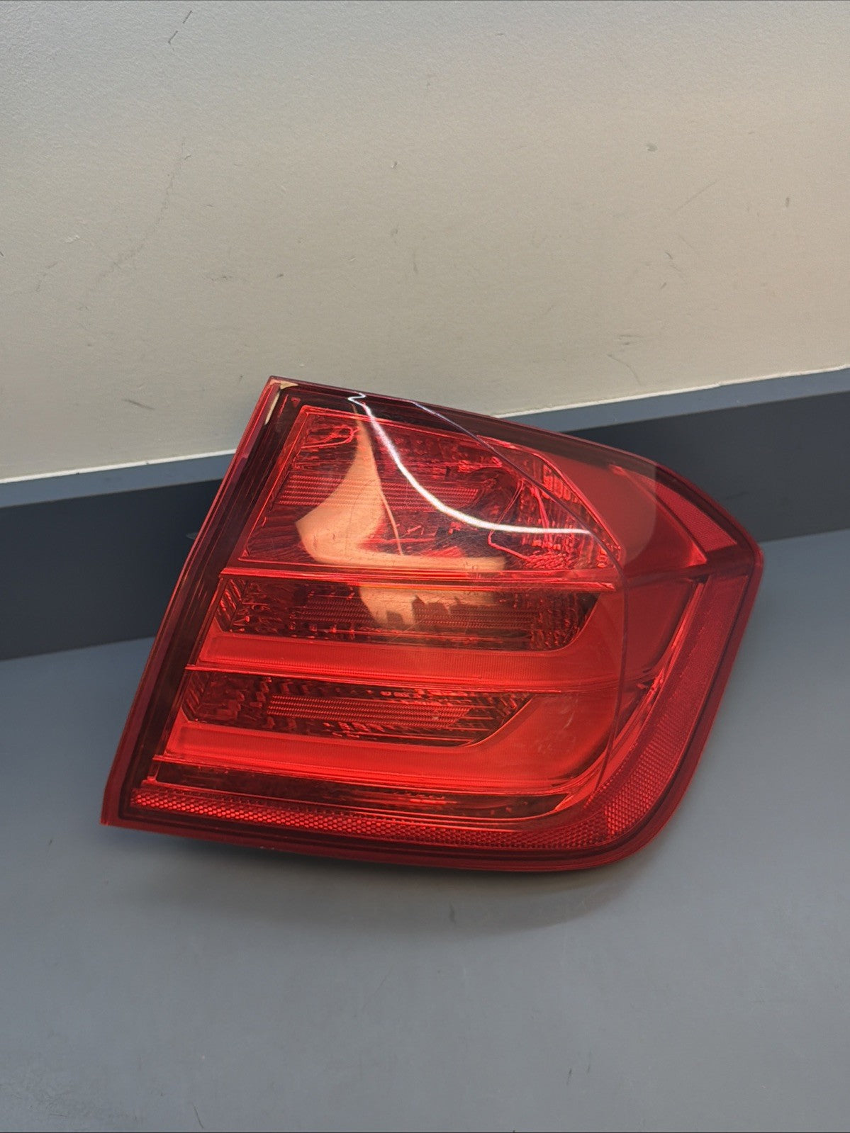 12-16 BMW F30 REAR RIGHT SIDE TRUNK OUTER STOP TAILLIGHT TAILLAMP OEM 7259896