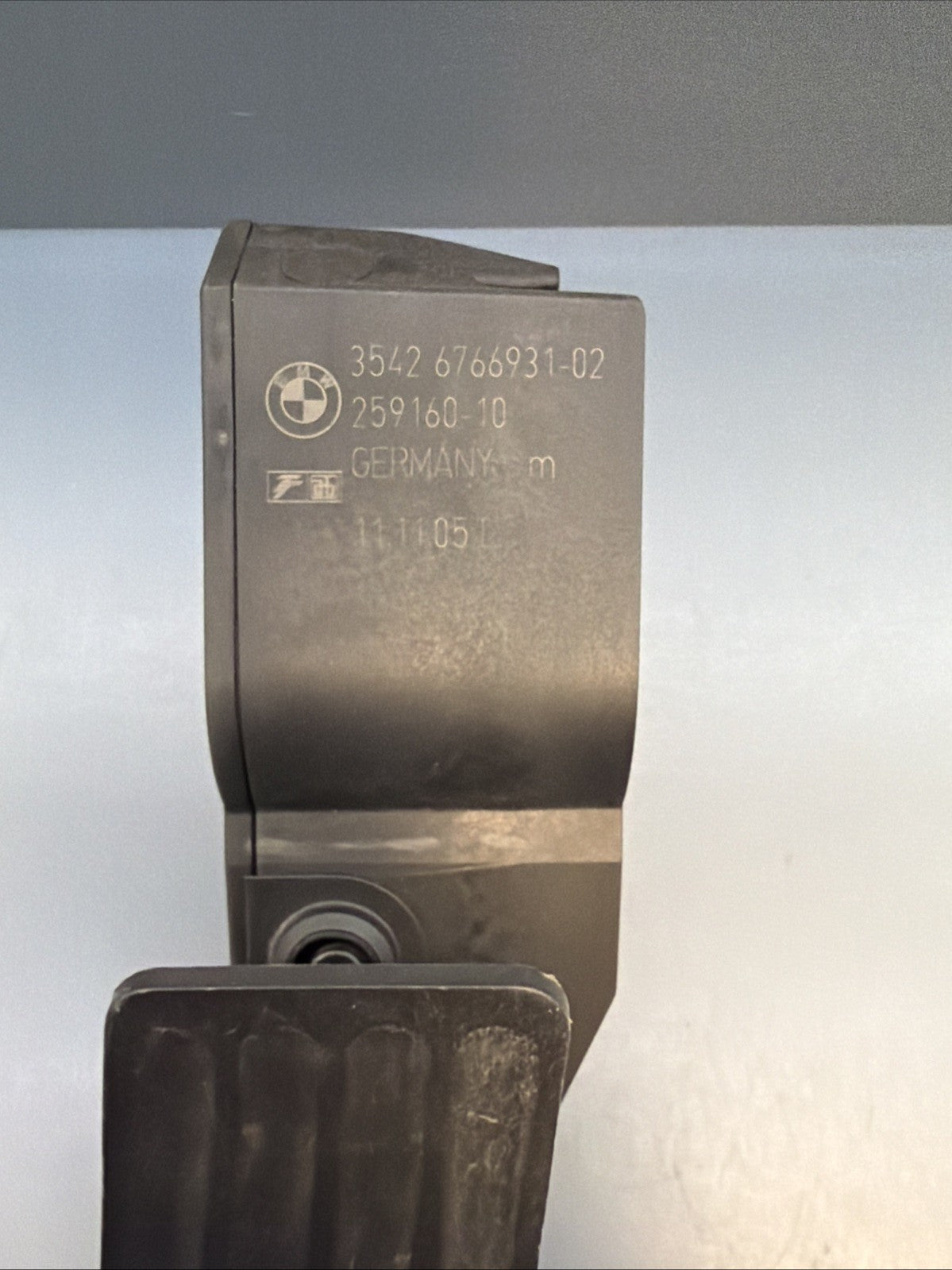 BMW E90 E92 E60 E63 E64 E84 E89 Gas Pedal Accelerator Module Unit 6766931  OEM