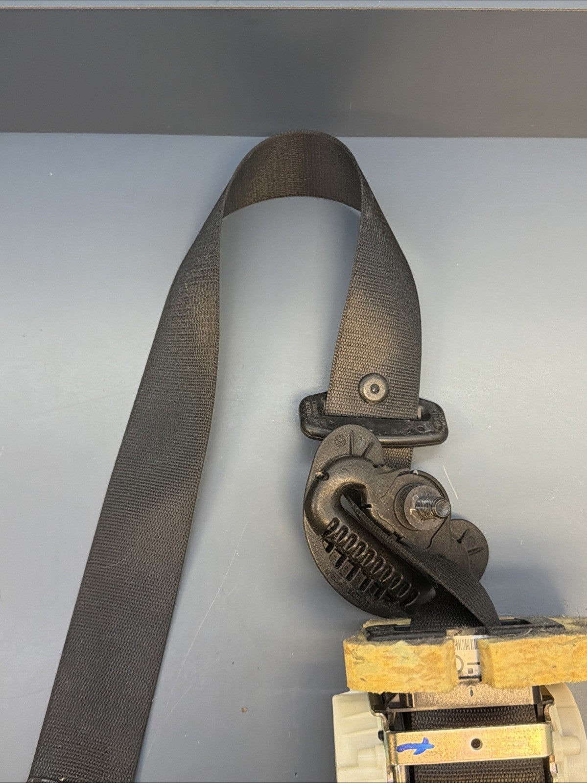 08-13 BMW E90 E92 E93 M3 OEM Coupe Front Right Seat Belt Black 34016740