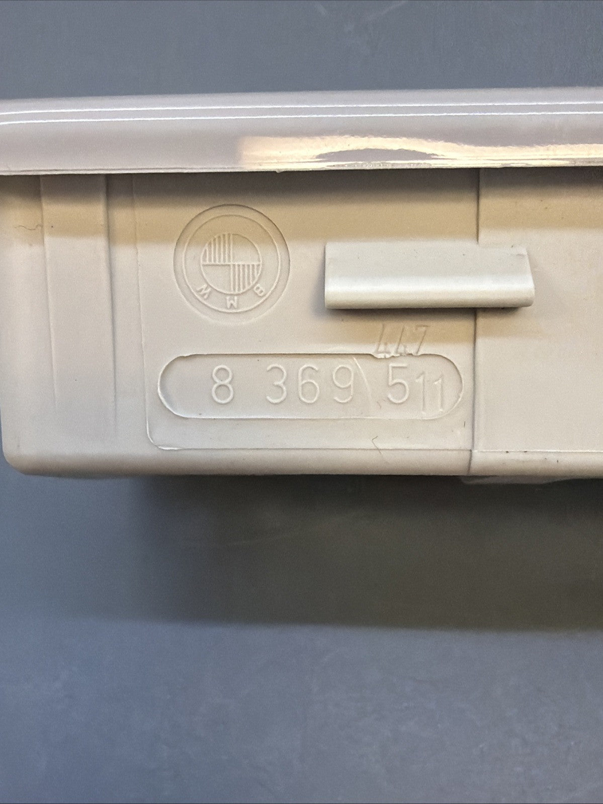 1997-2003 BMW E38 E39 Overhead upper dome light lamp switch panel OEM 8369511